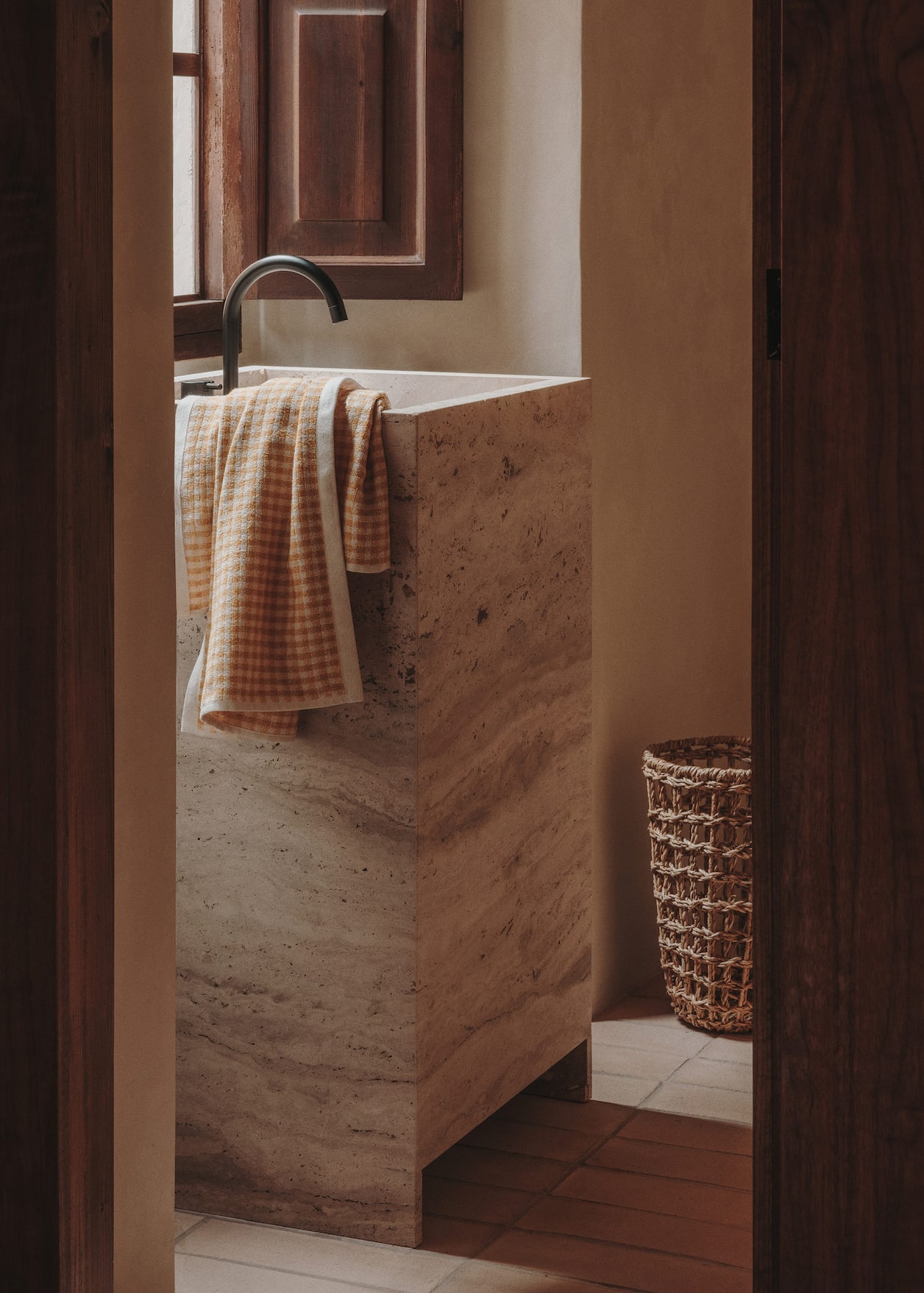 salle de bain vasque travertin