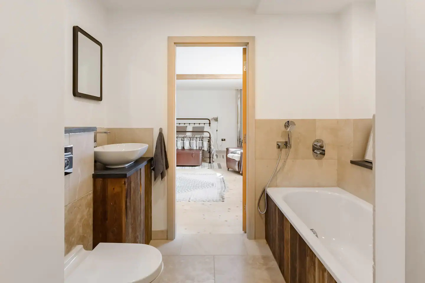 salle de bain bois et carrelage
