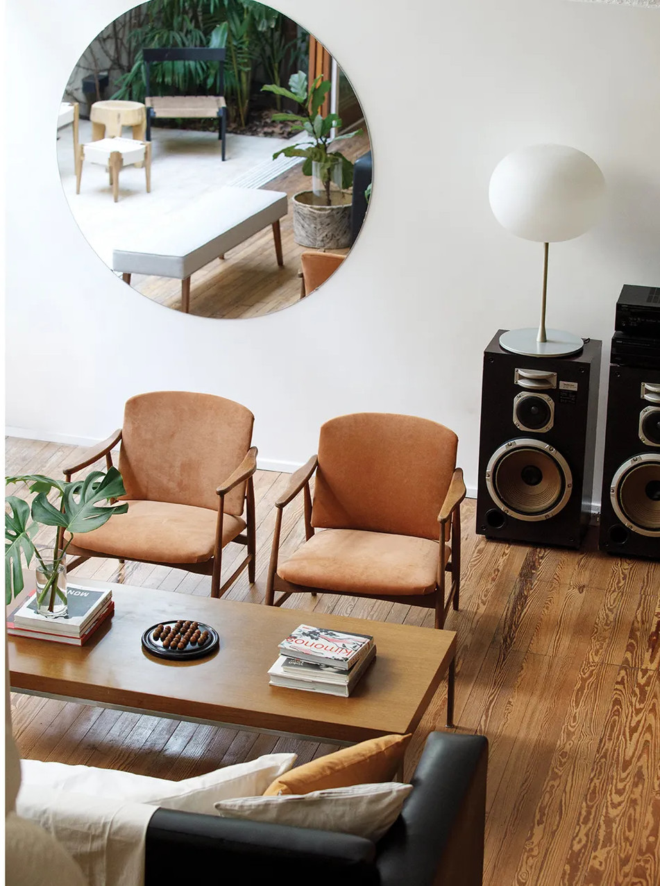 salon avec fauteuils vintages salon avec fauteuils vintages