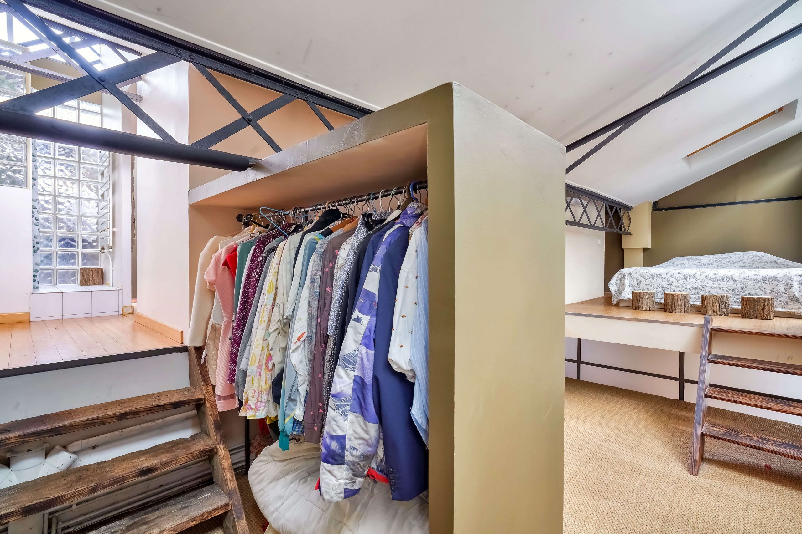 dressing ouvert dans chambre © Anthony Berger dressing ouvert dans chambre © Anthony Berger