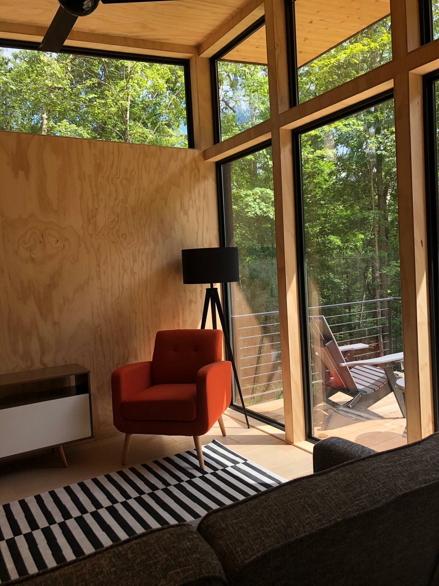 salon maison architecte 75m2 bois et béton