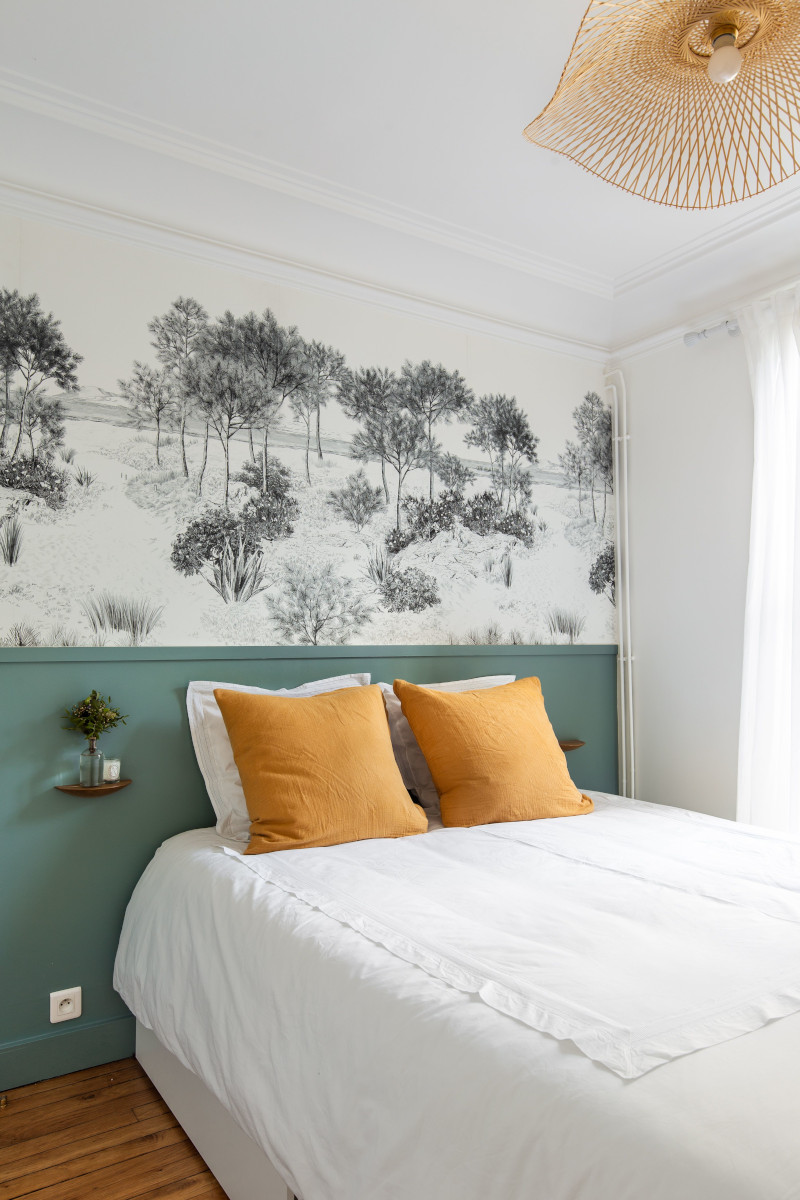 chambre avec papier-peint Isidore Leroy appartement Paris 55m2 chambre avec papier-peint Isidore Leroy appartement Paris 55m2