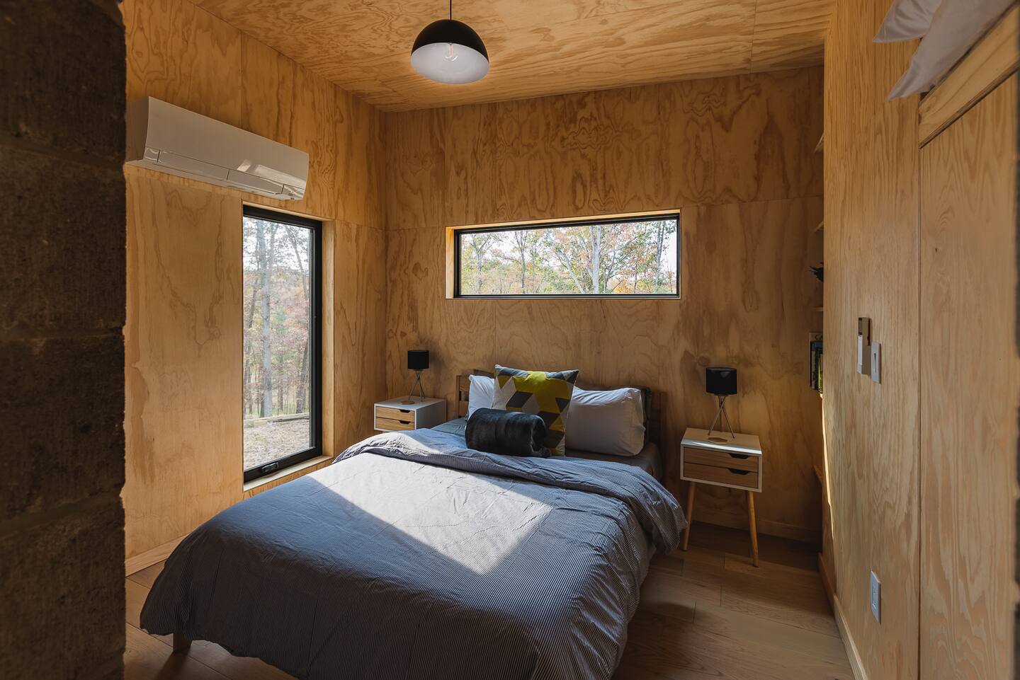 chambre murs contreplaqué