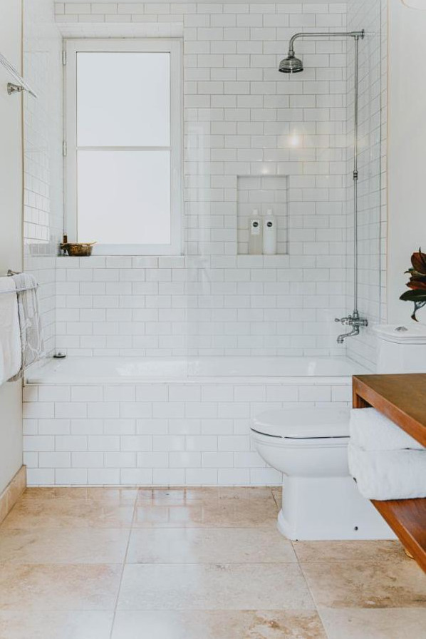 salle de bain blanche