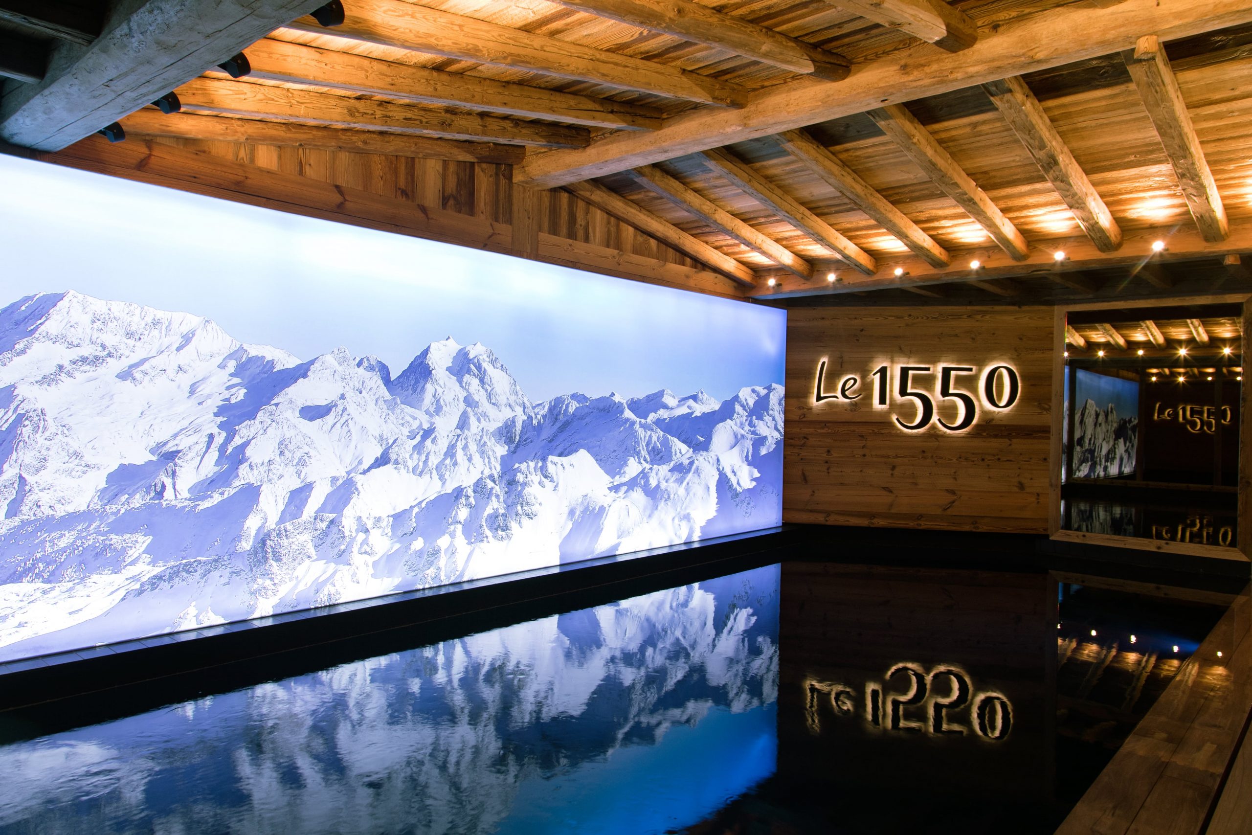 piscine intérieure chalet design 1550 Courchevel par Iconic House piscine intérieure chalet design 1550 Courchevel par Iconic House