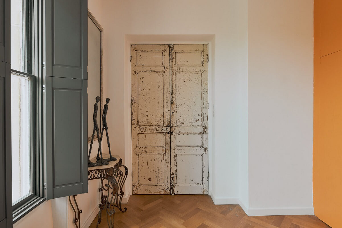porte ancienne dans appartement ancien rénové porte ancienne dans appartement ancien rénové