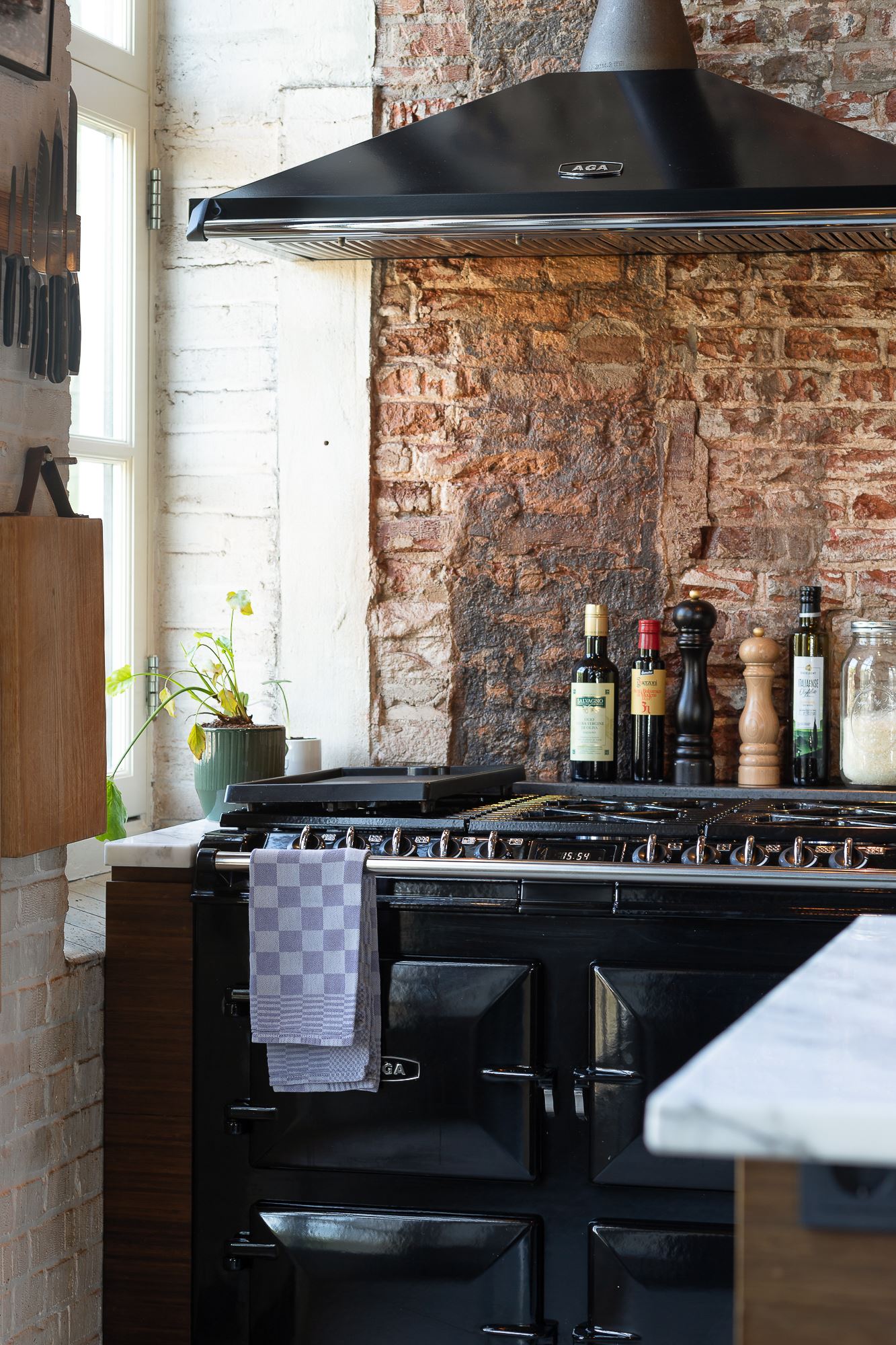 cuisine avec mur briques anciennes