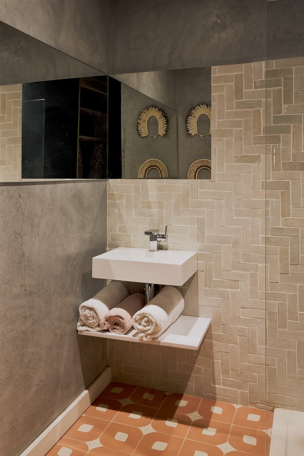 salle de bain moderne dans appartement ancien rénové salle de bain moderne dans appartement ancien rénové
