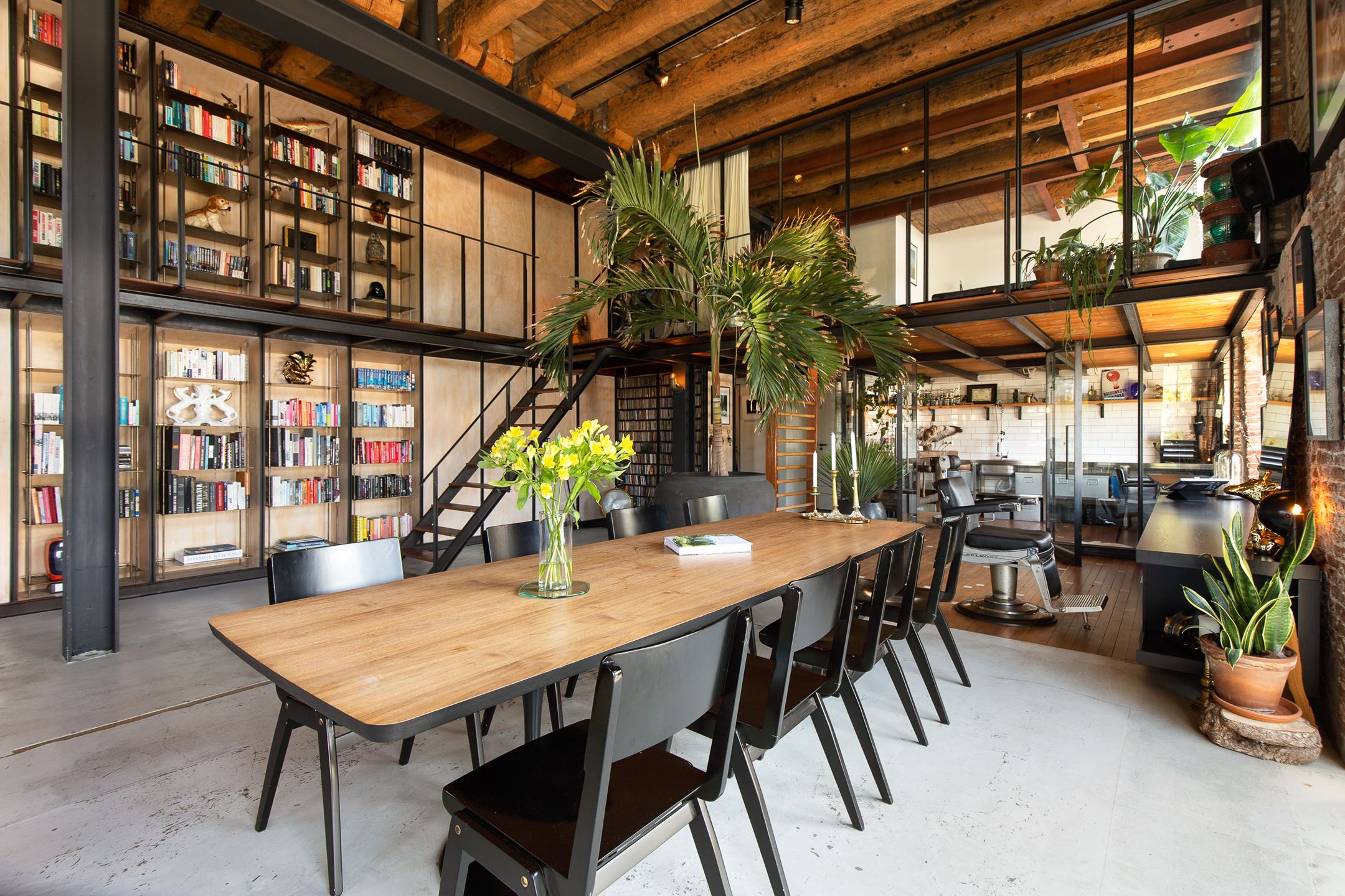 salle à manger loft Amsterdam décoration vintage