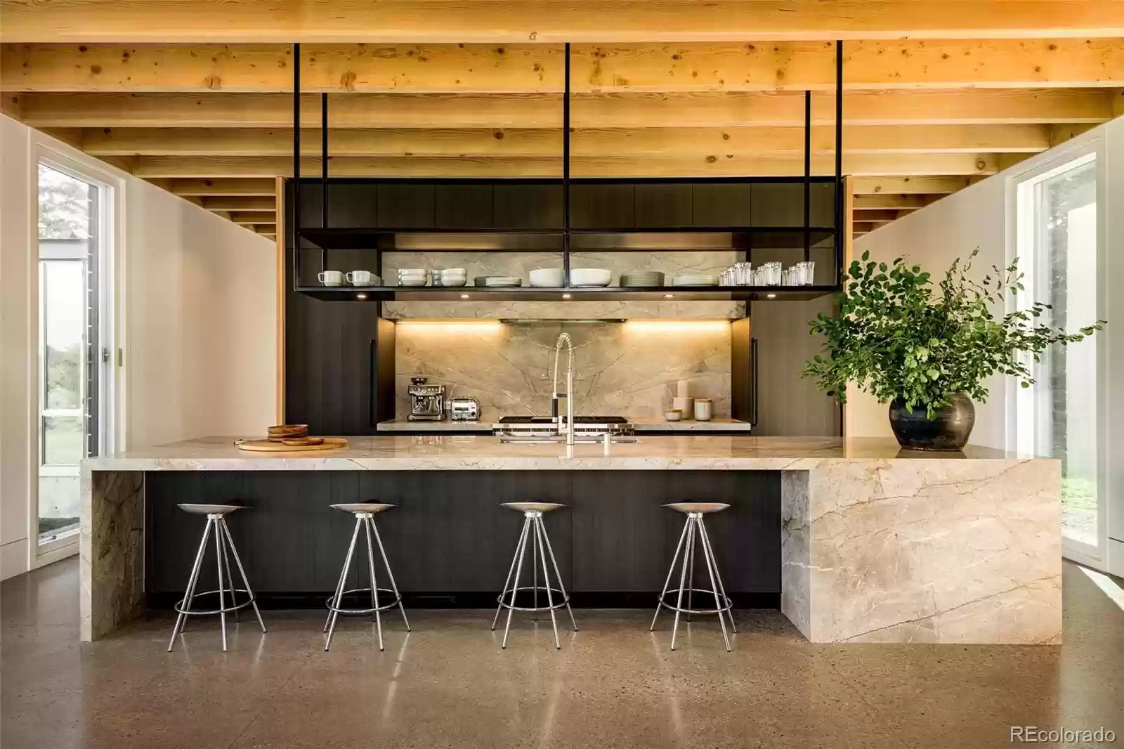 cuisine design noir et marbre gris cuisine design noir et marbre gris