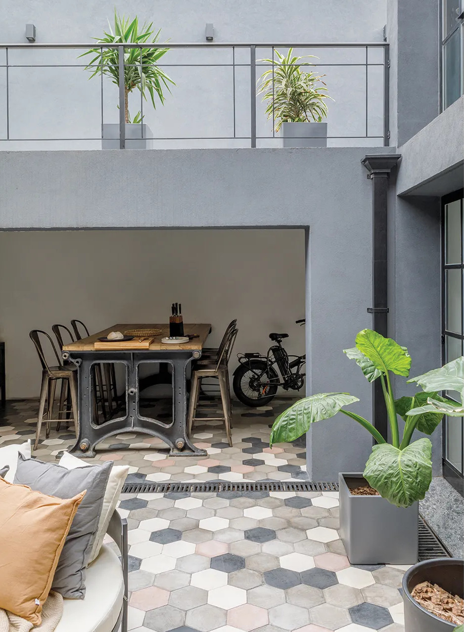 patio tomettes grise maison loft patio tomettes grise maison loft
