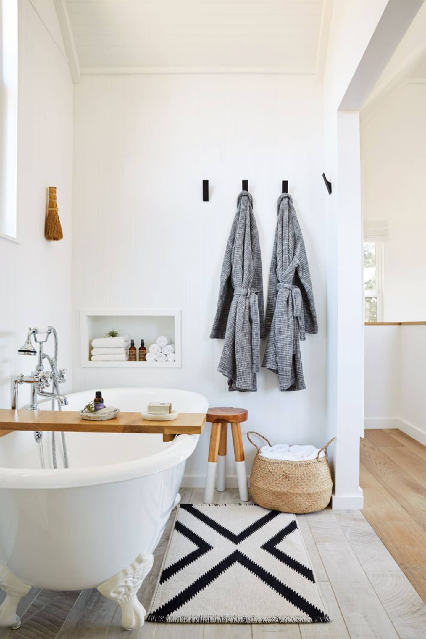 salle de bain rétro décoration naturelle