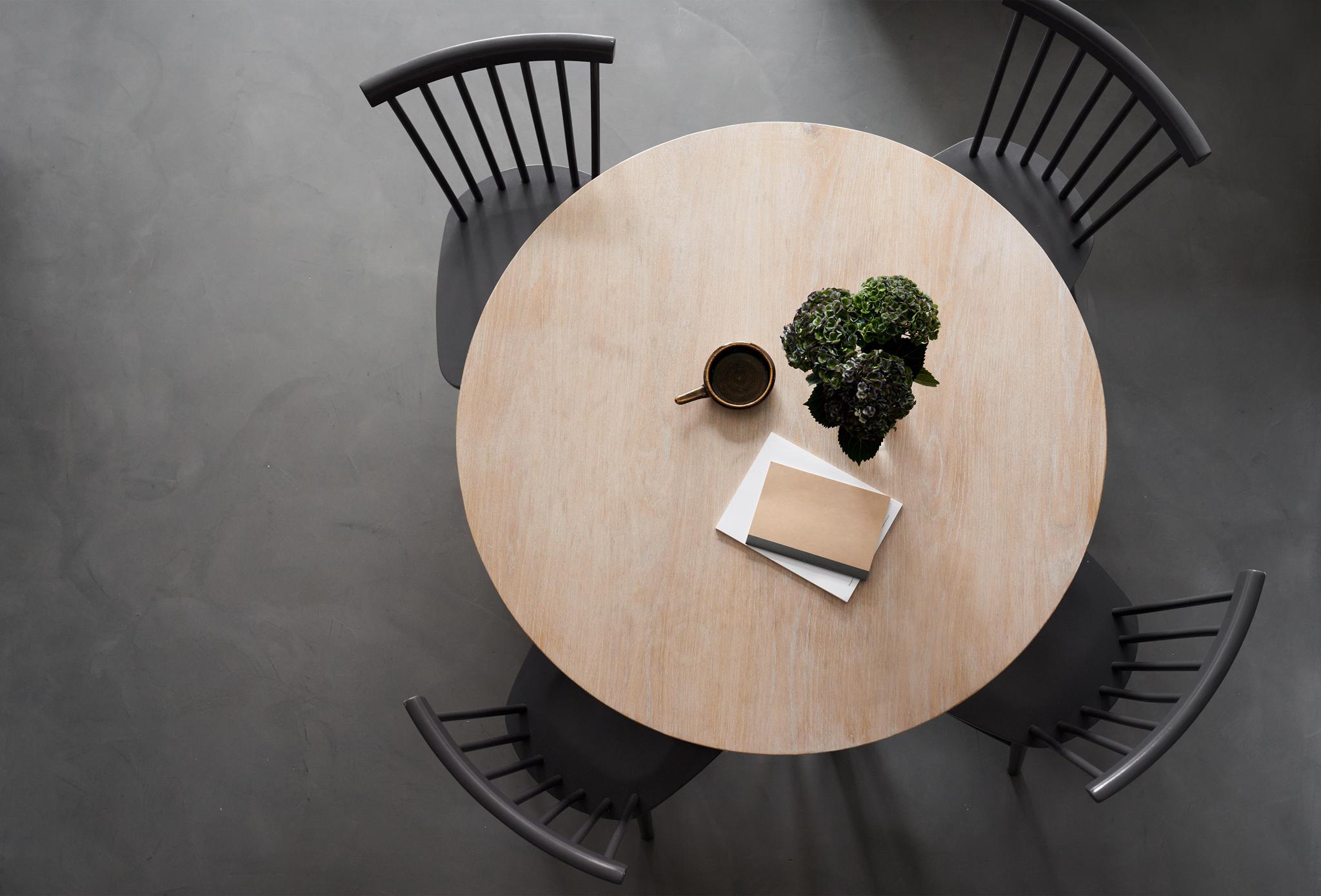 table ronde bois avec chaises noires table ronde bois avec chaises noires