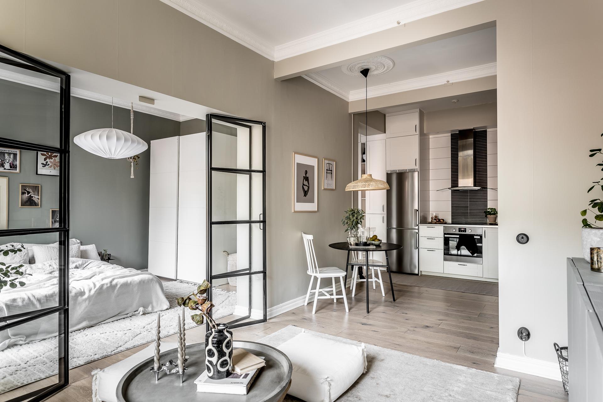salon et chambre avec verrière