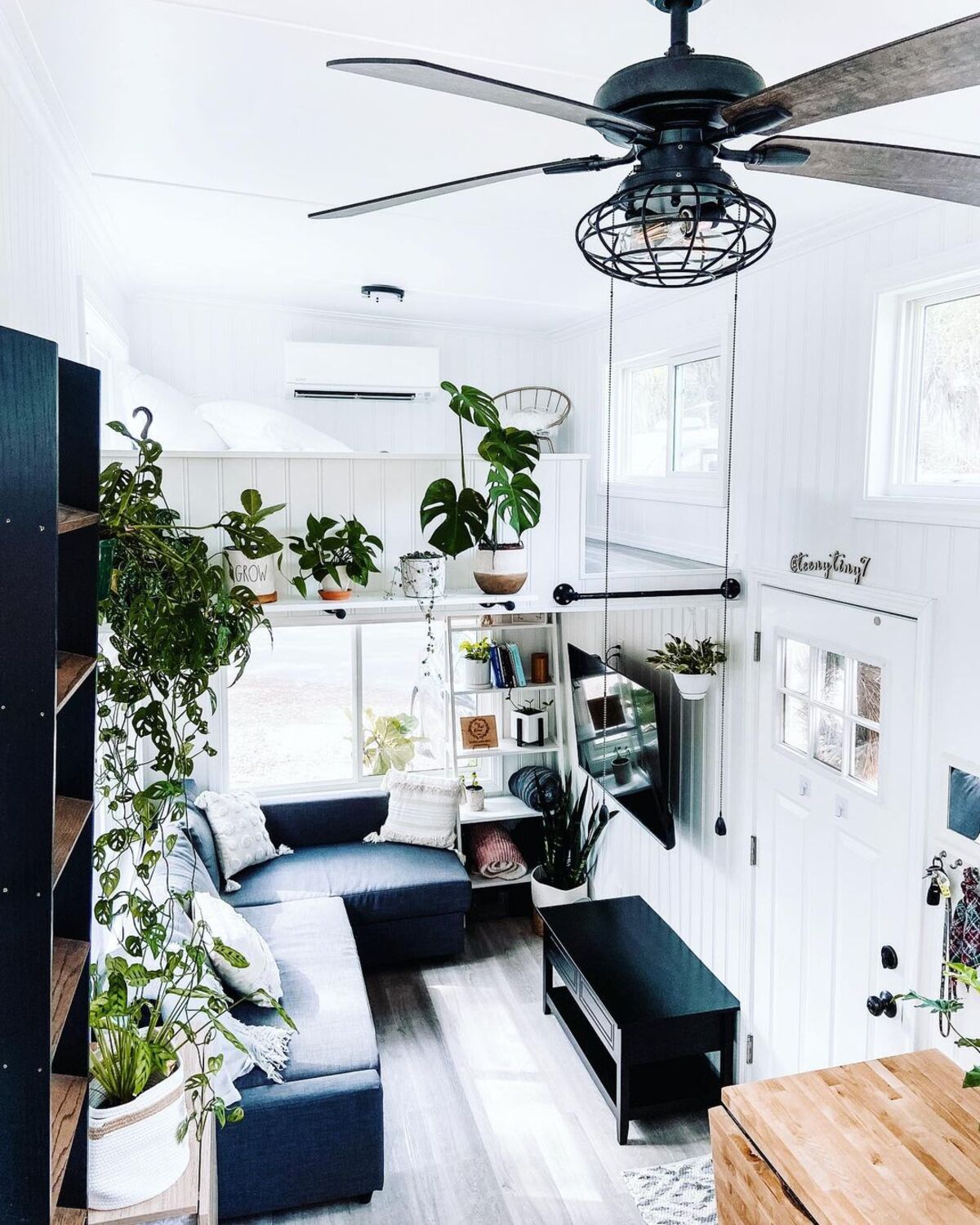 salon avec mezzanine tiny house salon avec mezzanine tiny house