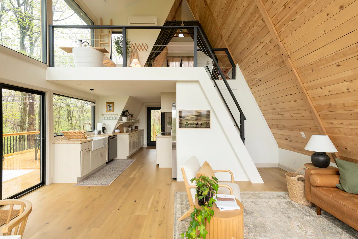 salon double hauteur avec mezzanine