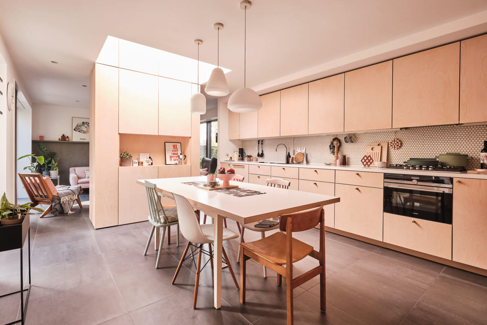 cuisine maison de ville décoration contemporaine rose et bois clair cuisine maison de ville décoration contemporaine rose et bois clair
