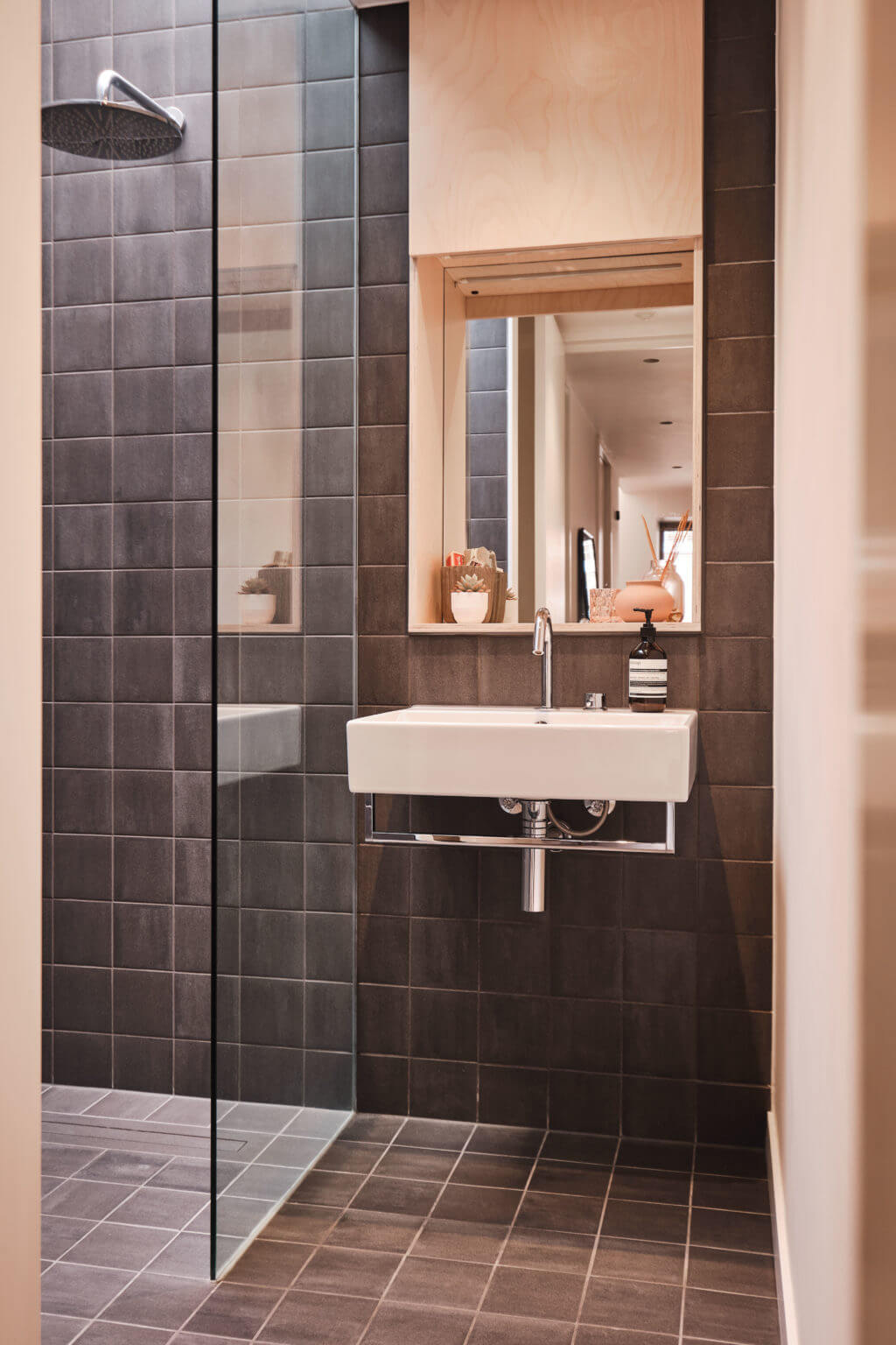 salle de bain design grise et bois clair salle de bain design grise et bois clair