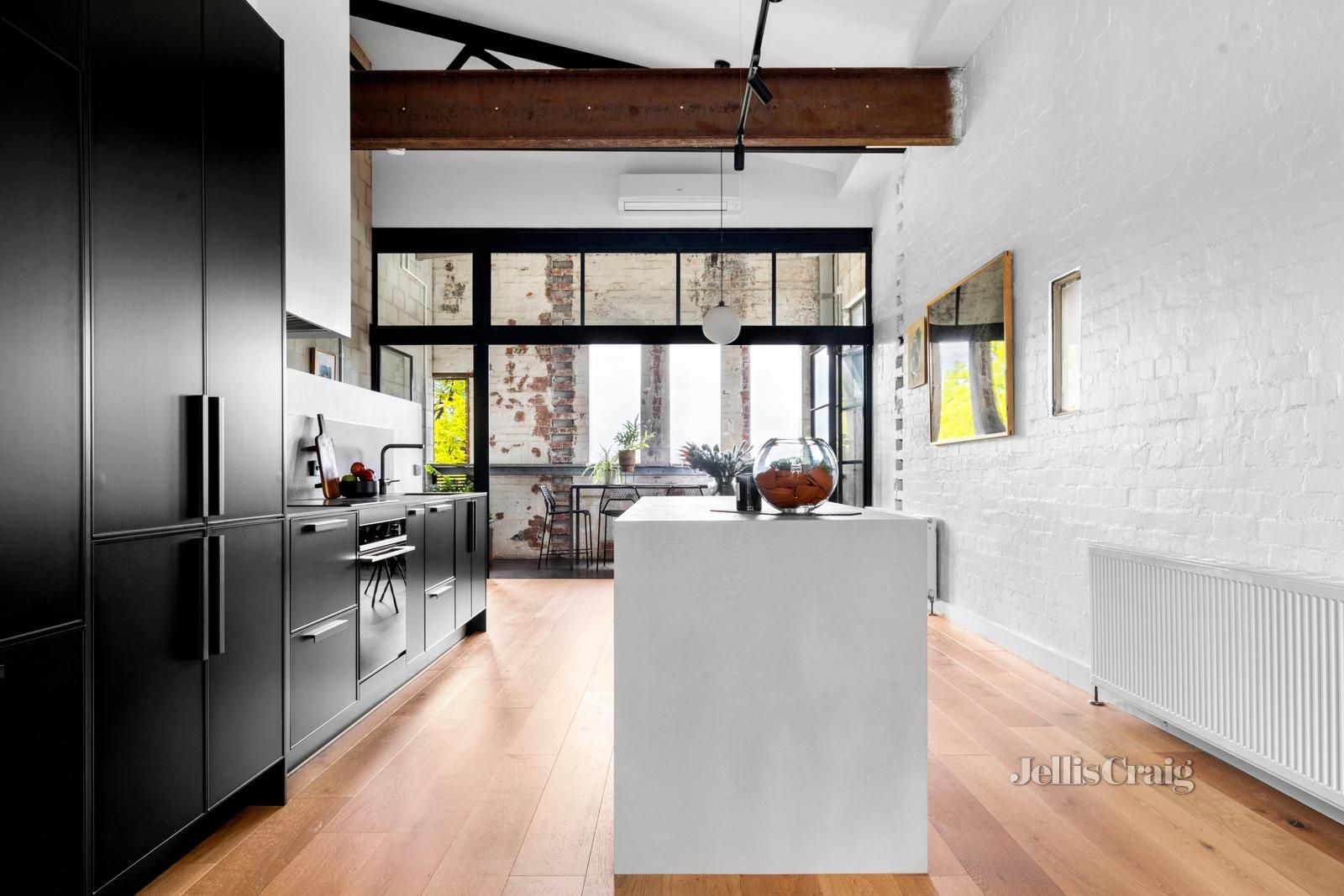 cuisine design avec poutres métalliques maison loft cuisine design avec poutres métalliques maison loft