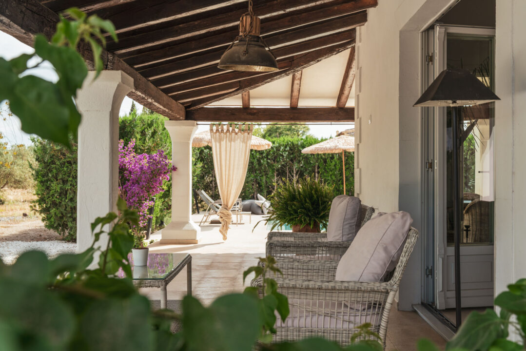terrasse abritée maison en pierres Majorque Casa Oliva terrasse abritée maison en pierres Majorque Casa Oliva