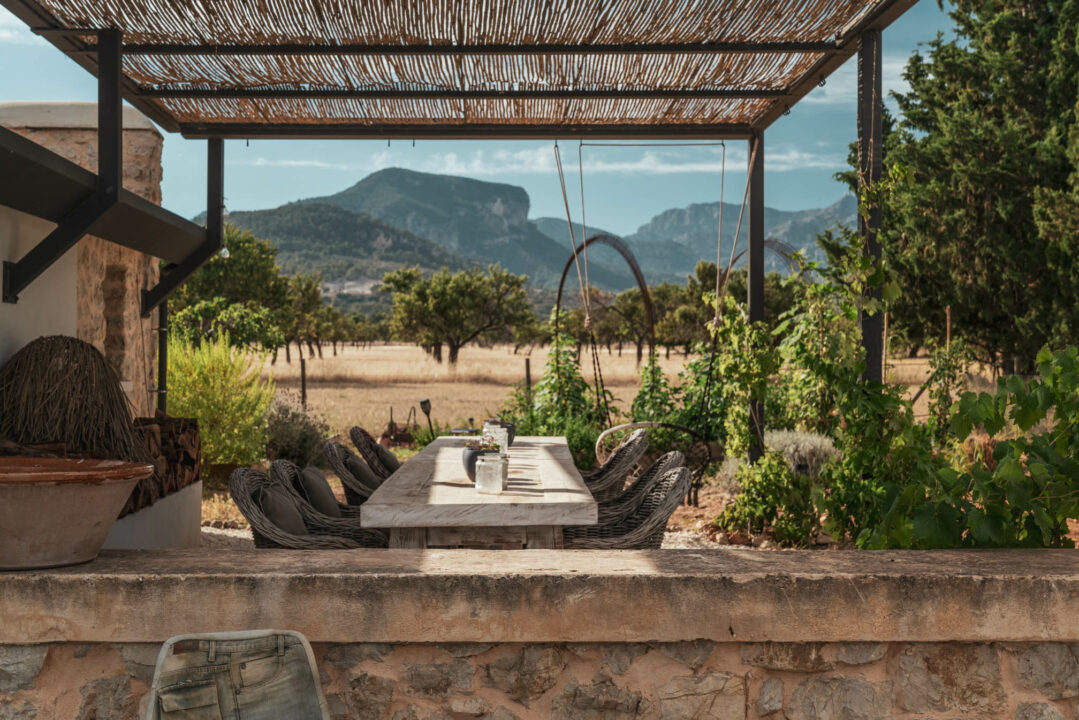 terrasse avec pergola métal et canisses terrasse avec pergola métal et canisses