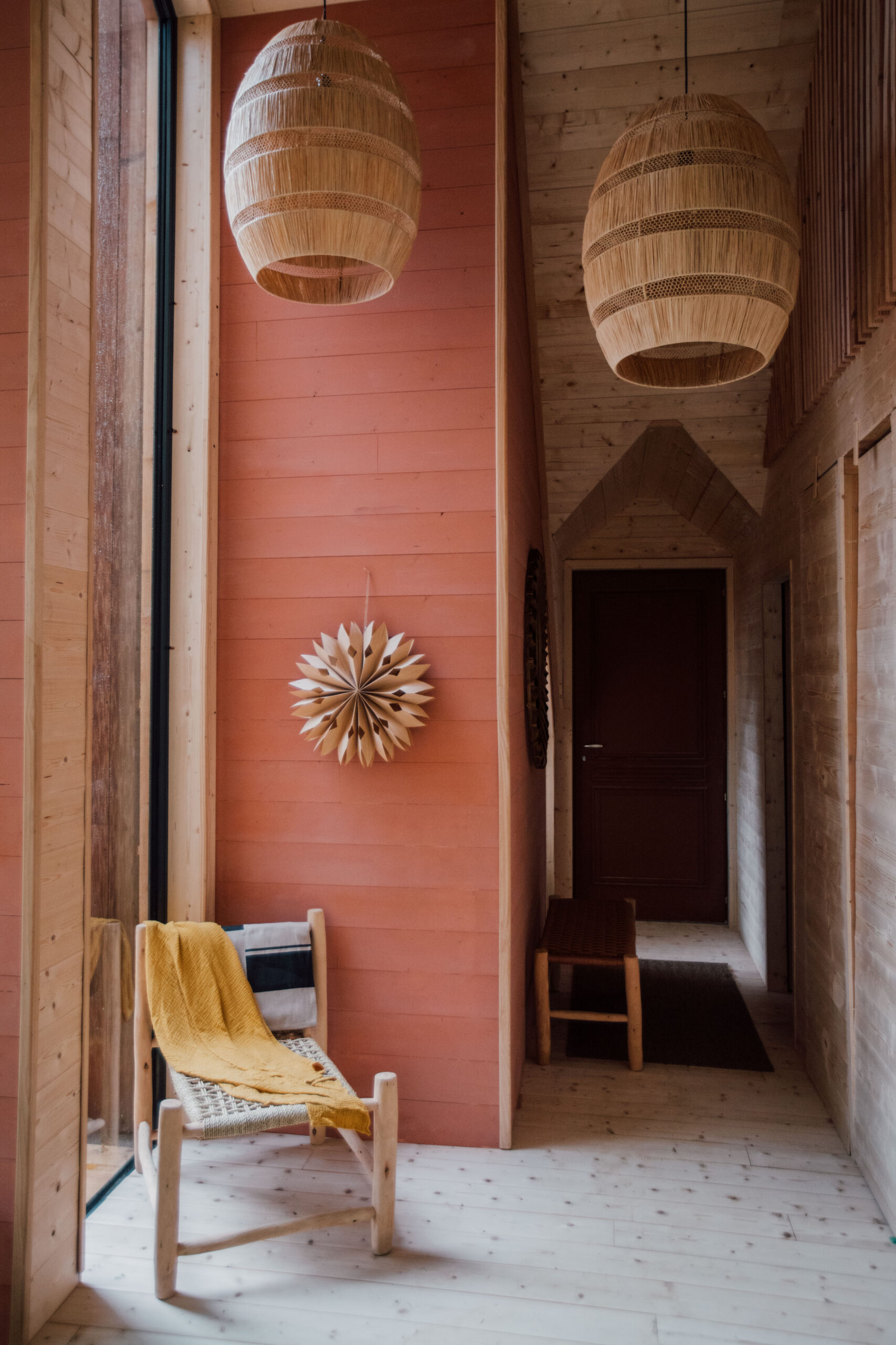 entrée bois terracotta Casa Rosalie Normandie entrée bois terracotta Casa Rosalie Normandie