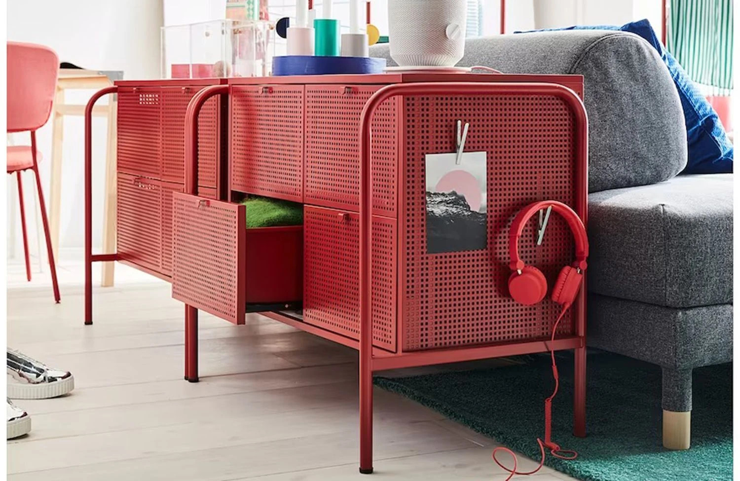 commode rouge métal IKEA 2023 commode rouge métal IKEA 2023