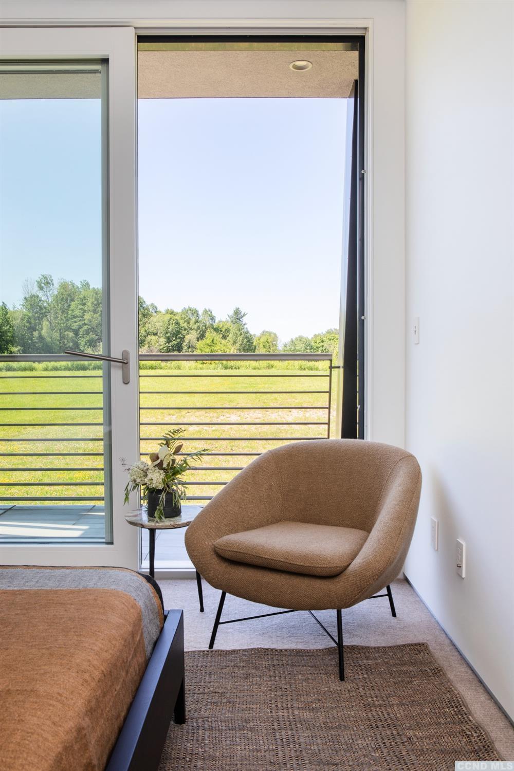 chambre décoration design maison architecte bois brûlé Sleeve House chambre décoration design maison architecte bois brûlé Sleeve House