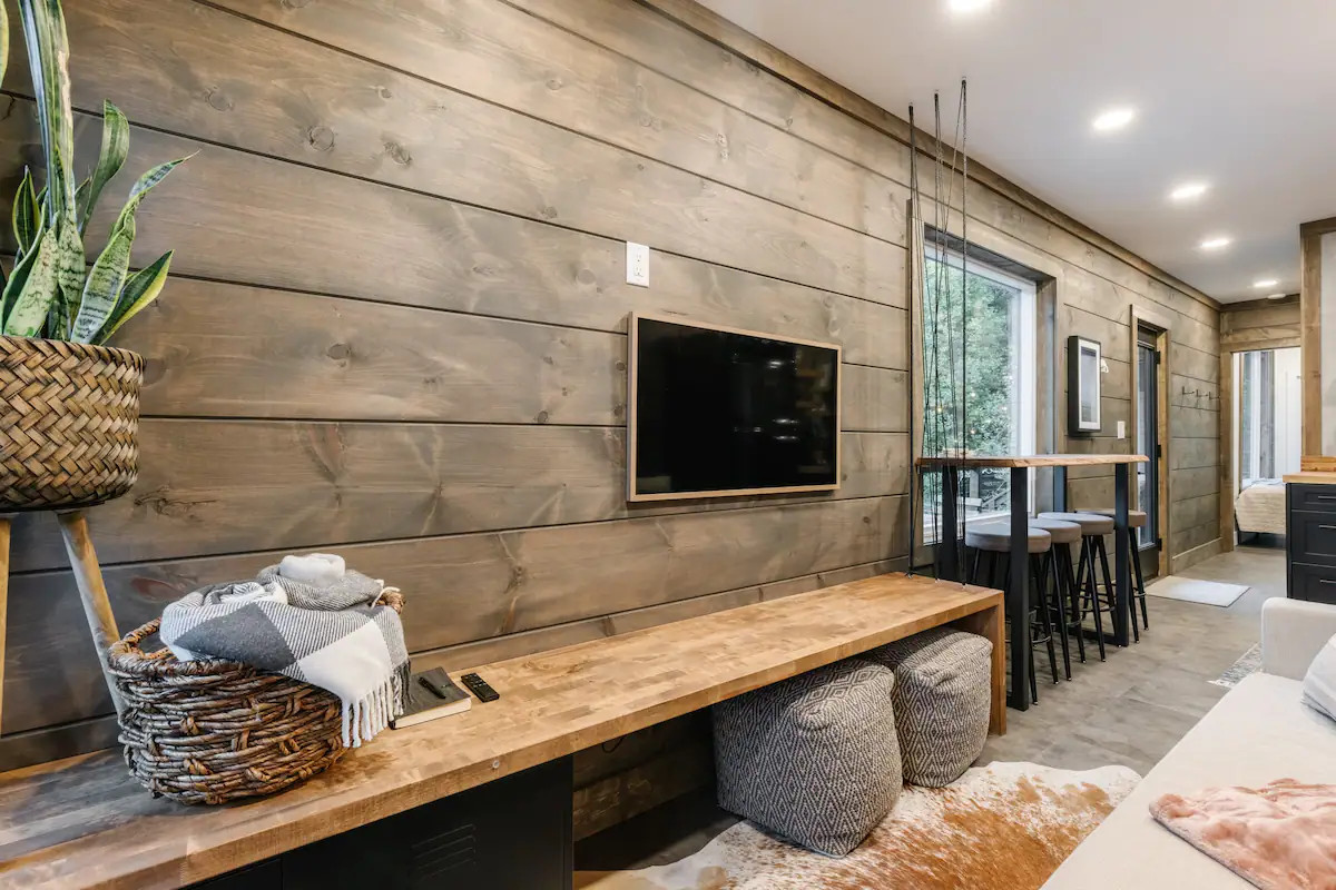 salon mur bois