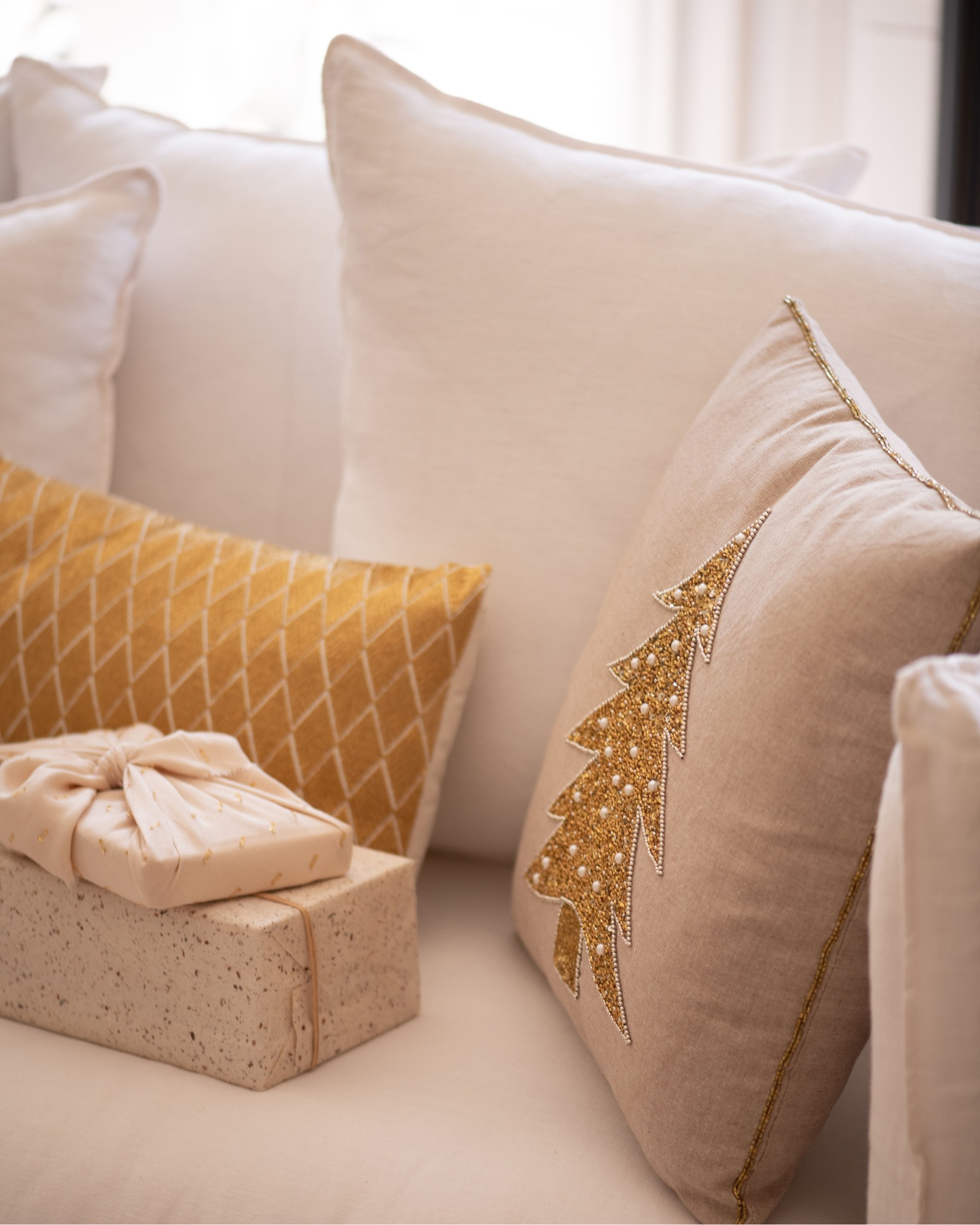 coussin Noël doré