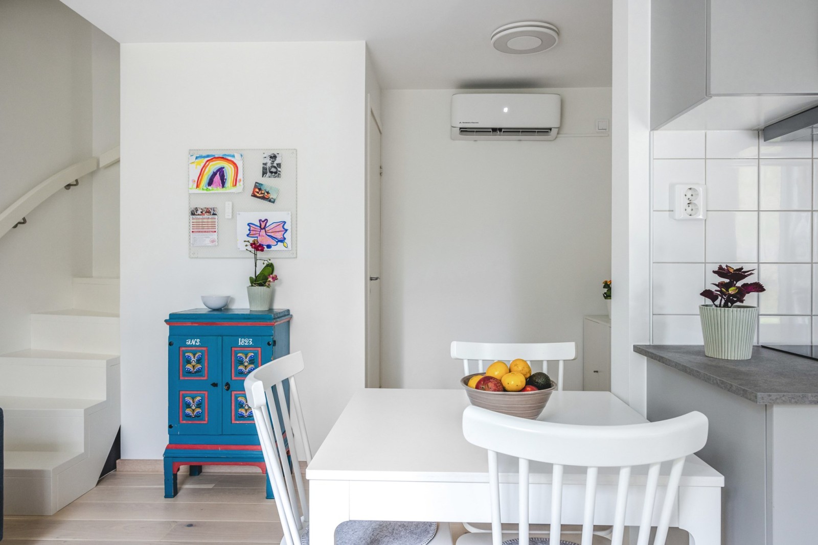 espace repas petite maison en bois de 51m2 espace repas petite maison en bois de 51m2