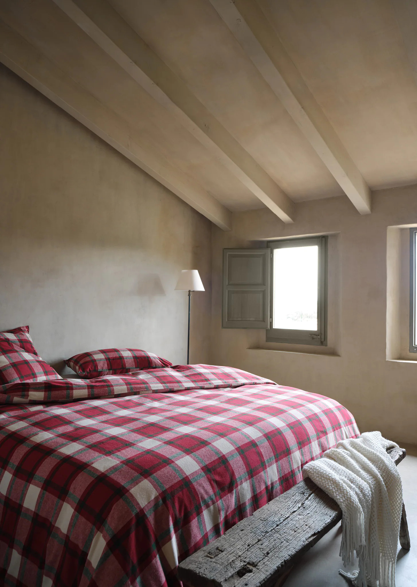 chambre minimaliste rustique