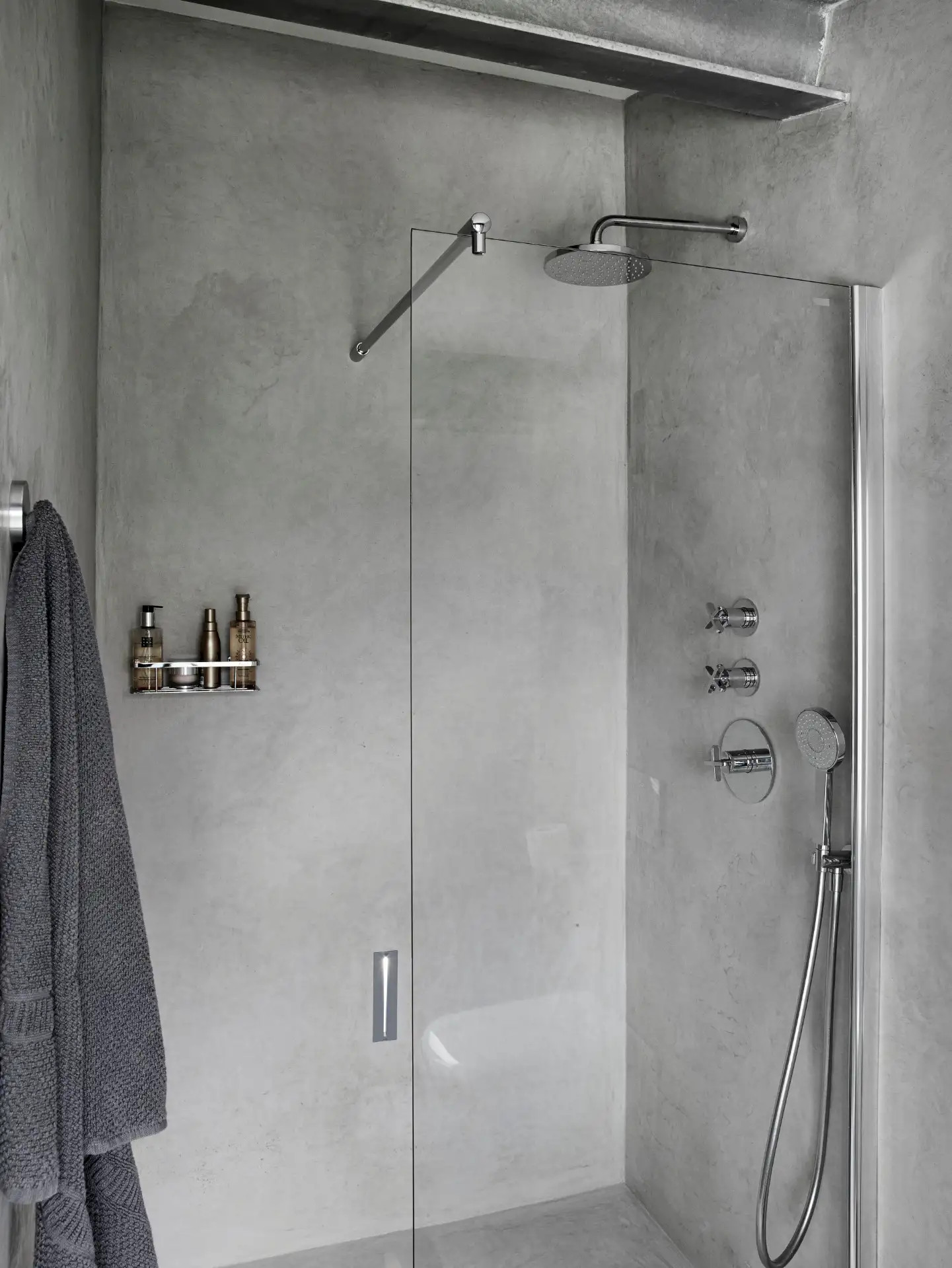 douche grise Villa Vergelle douche grise Villa Vergelle
