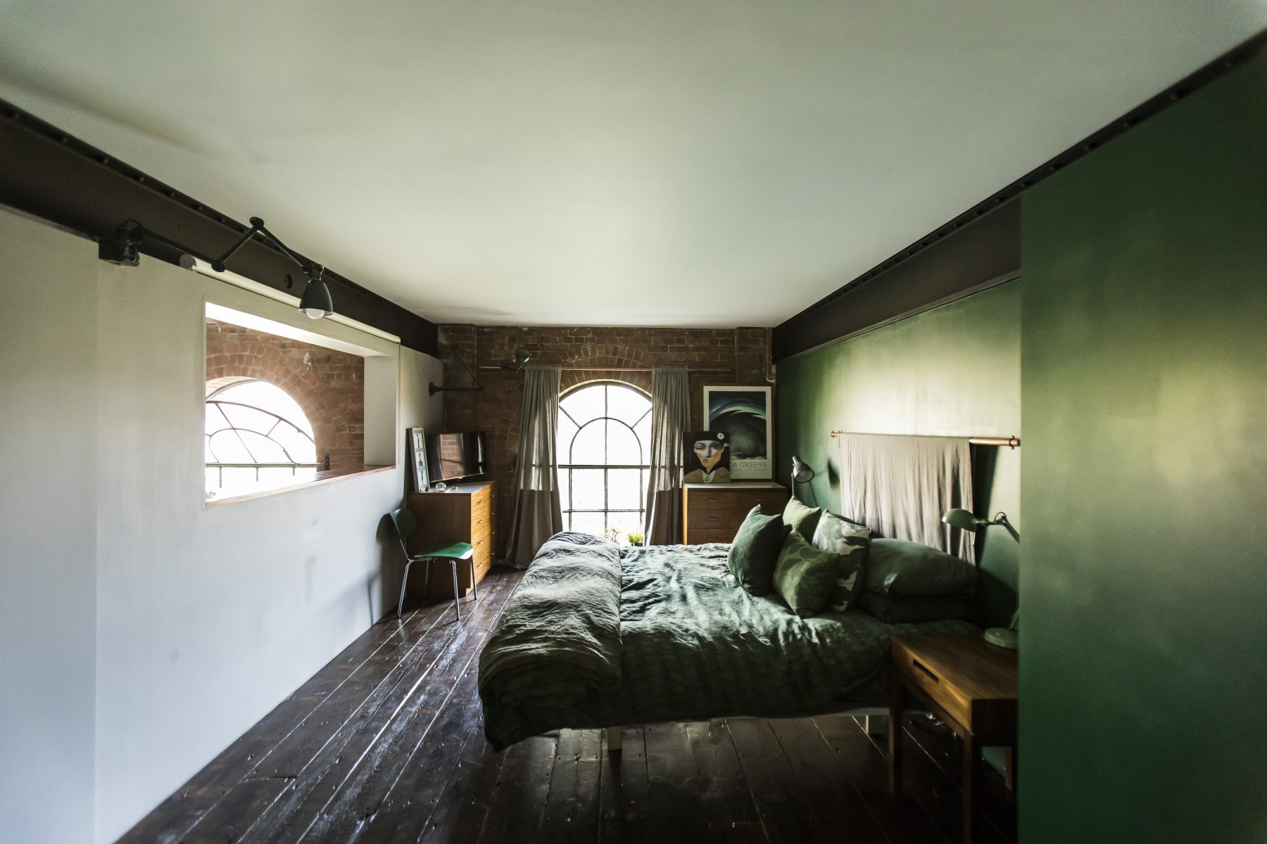 chambre verte et briques Spratts Factory chambre verte et briques Spratts Factory