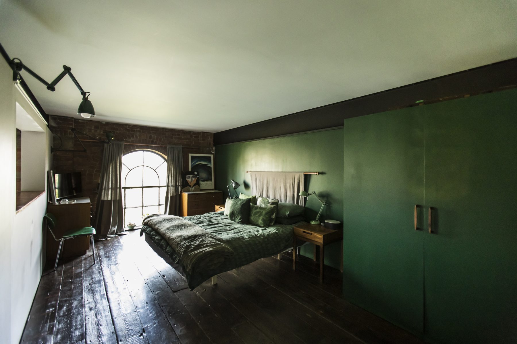 chambre verte et briques Spratts Factory chambre verte et briques Spratts Factory