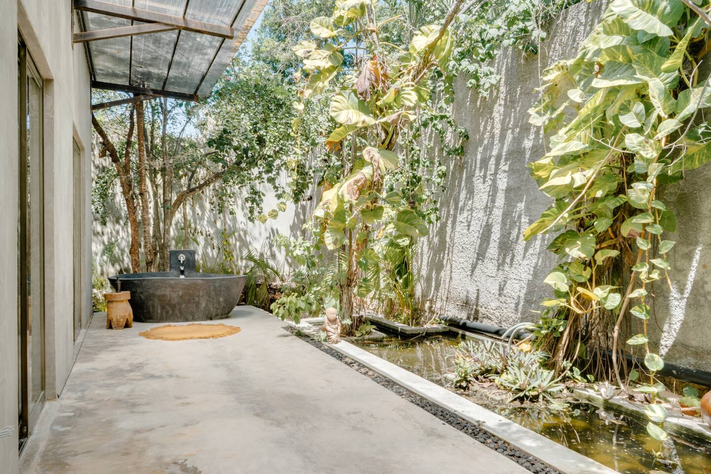 terrasse béton avec baignoire extérieure terrasse béton avec baignoire extérieure