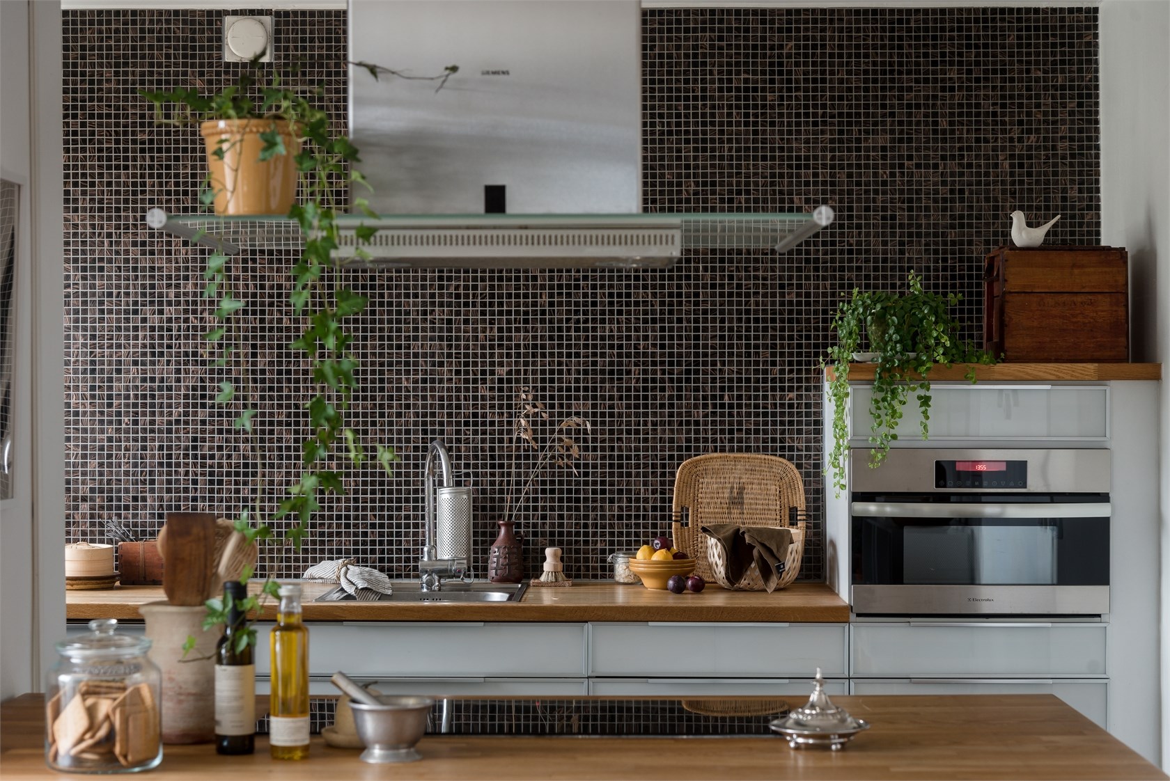 cuisine ouverte design grise et noire