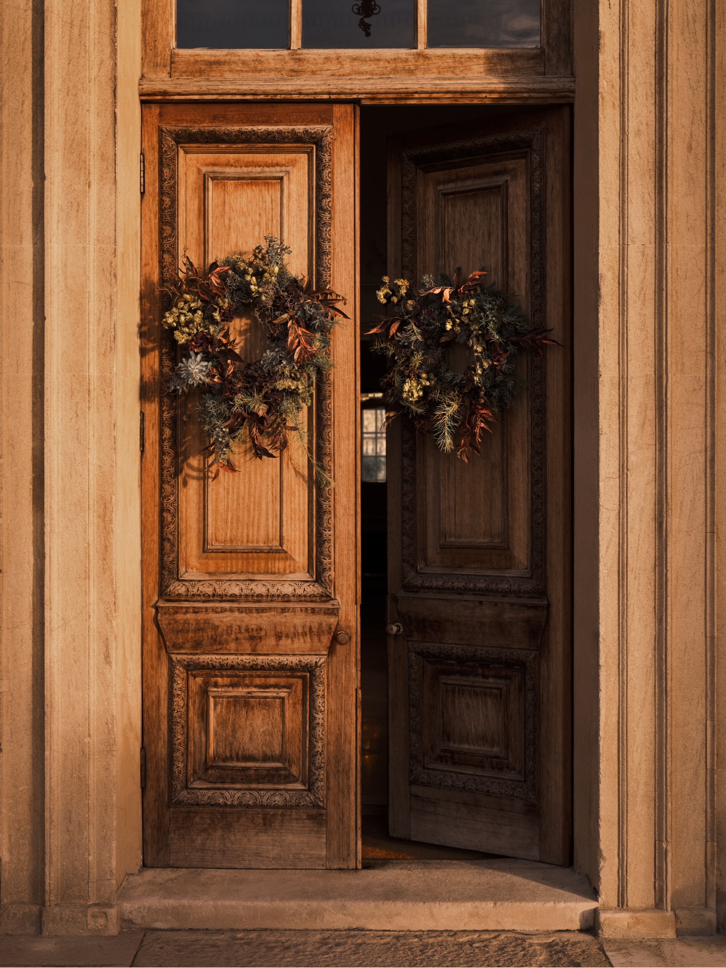 porte avec couronnes décoration Noël Zara Home porte avec couronnes décoration Noël Zara Home