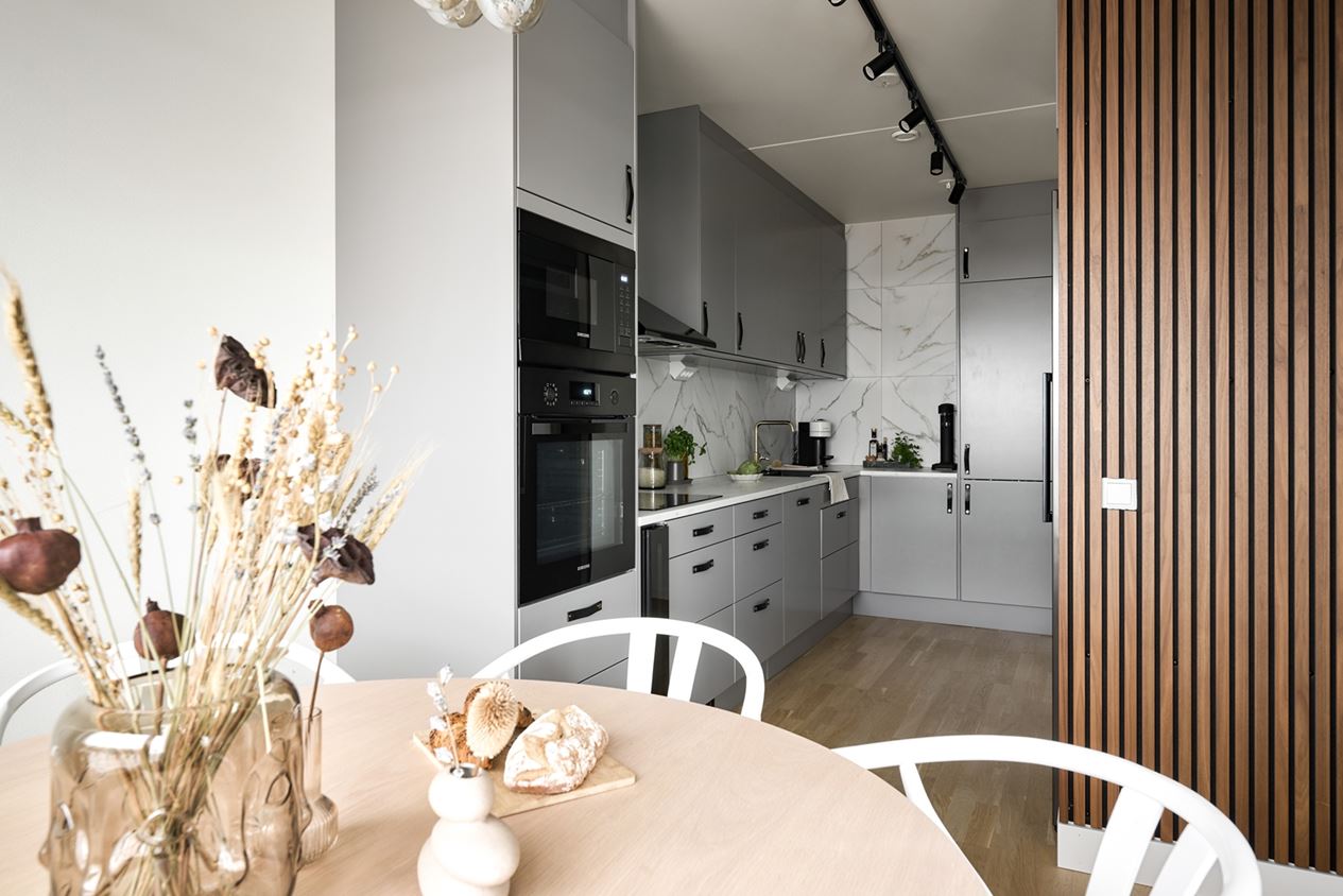 cuisine grise avec espace repas cuisine grise avec espace repas