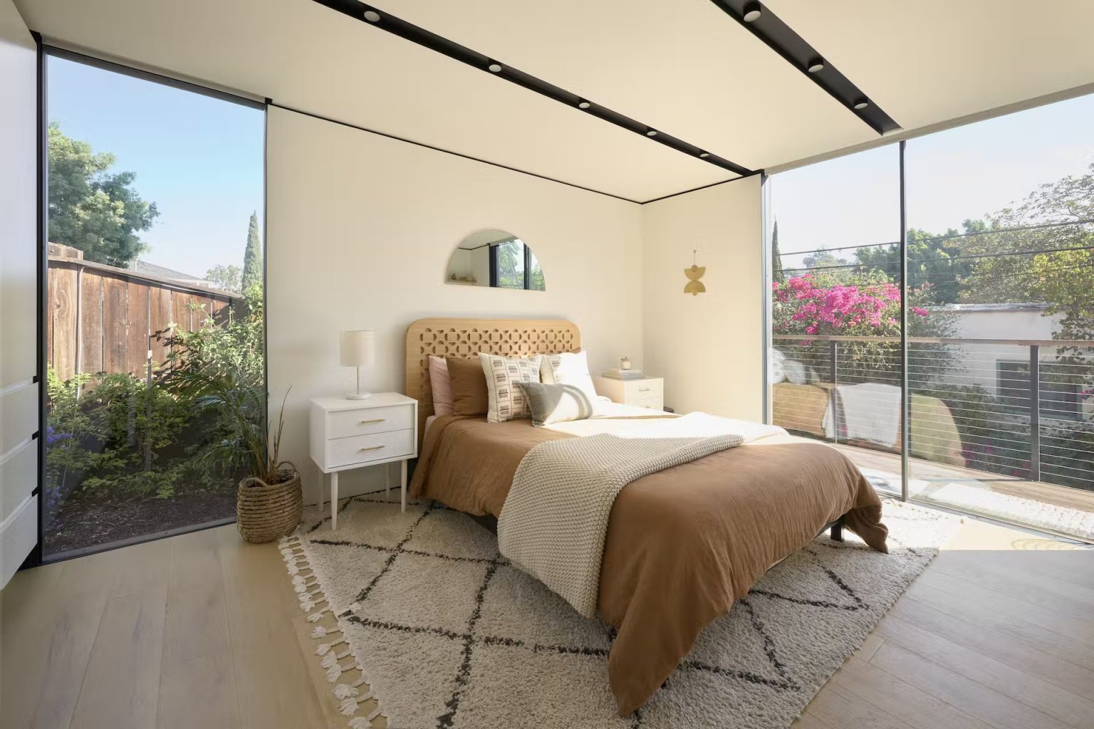 chambre avec baie vitrée