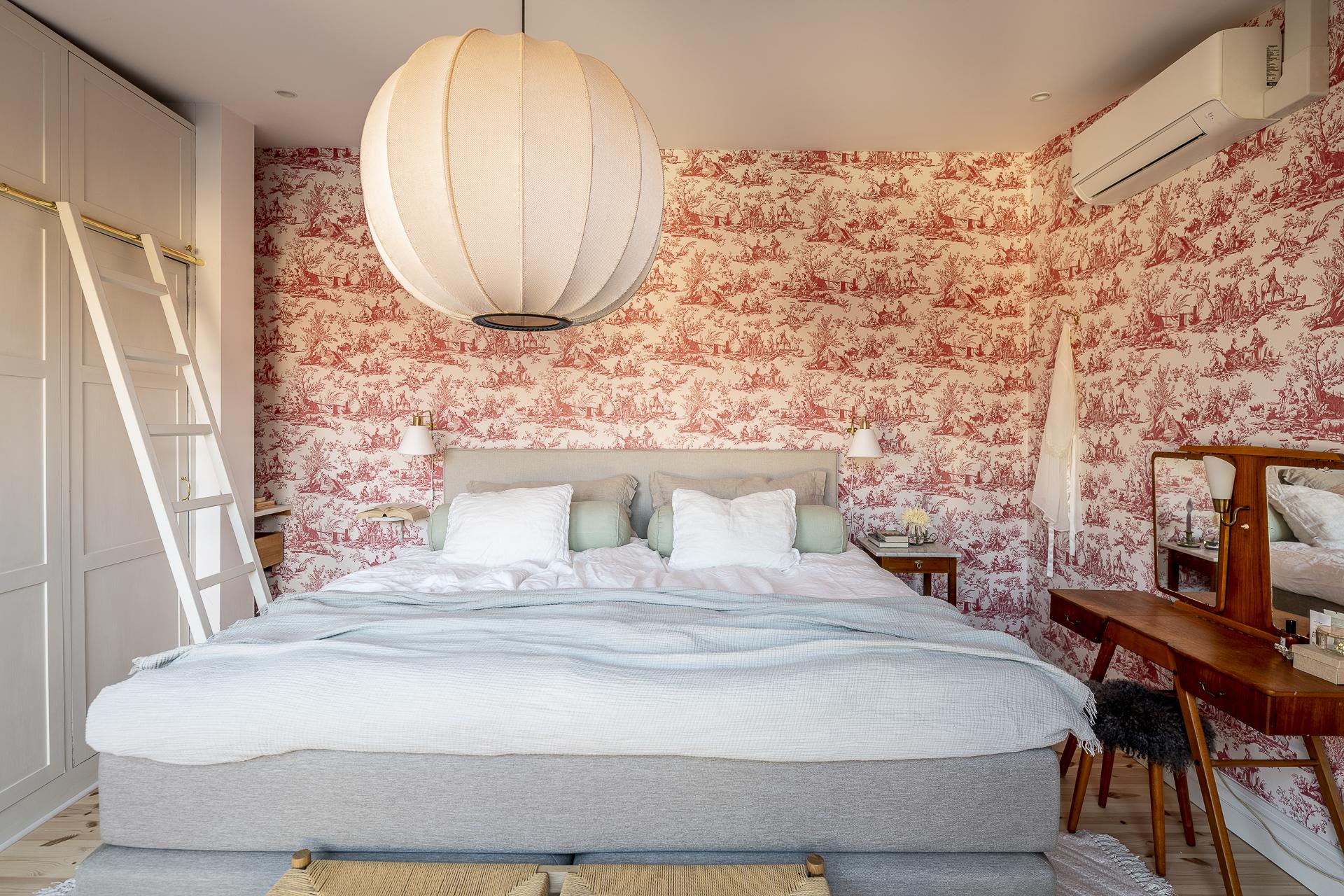 chambre papier-peint toile de Jouy rose