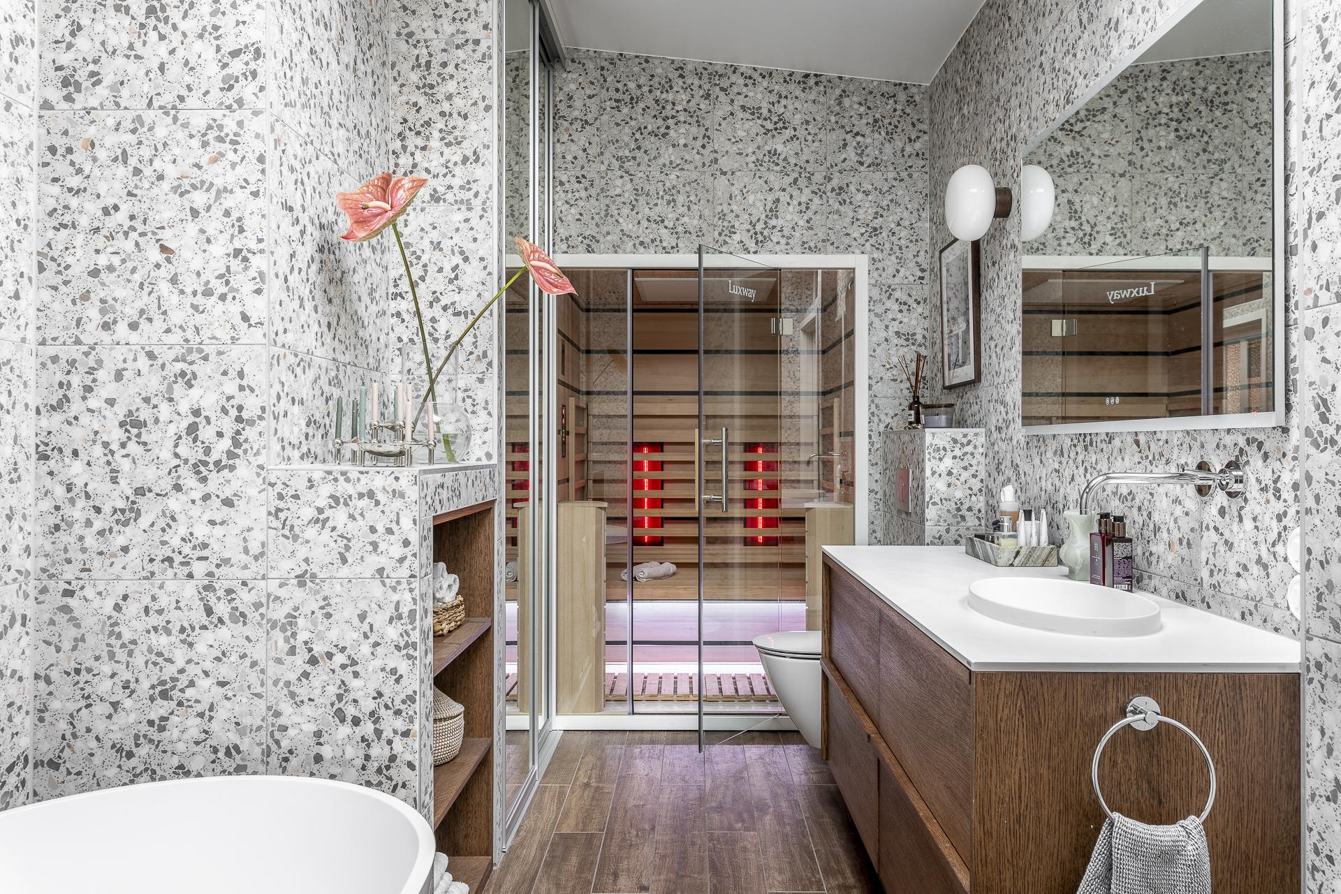 salle de bain design baignoire îlot