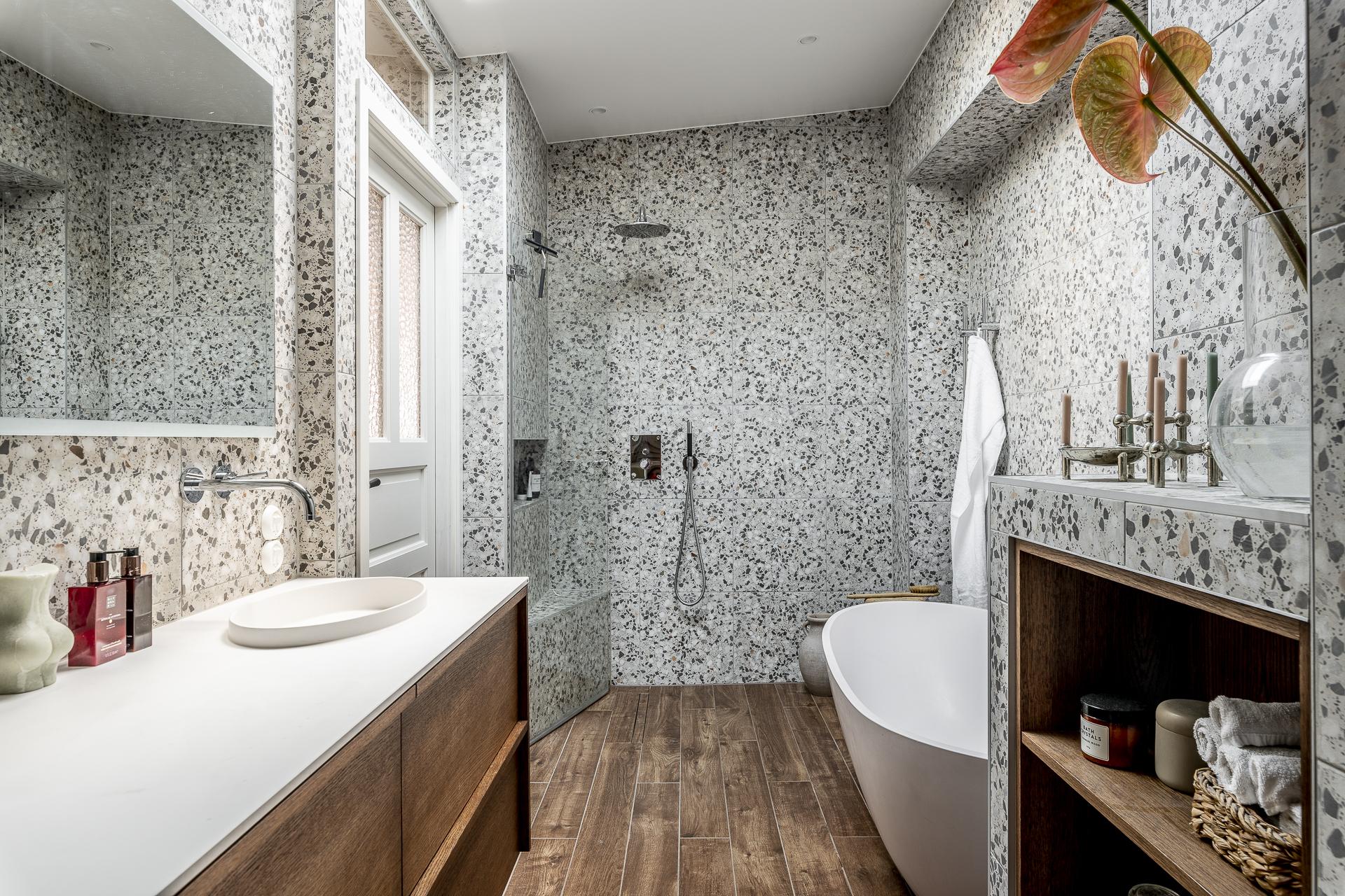salle de bain design baignoire îlot