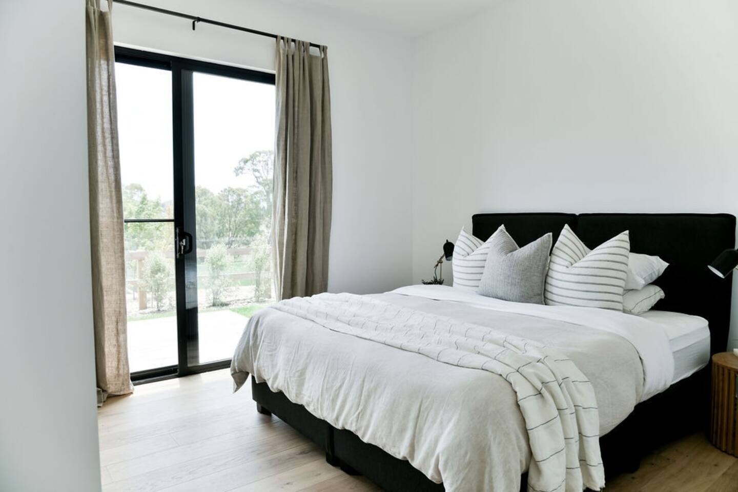 chambre minimaliste noire et blanche décoration design chambre minimaliste noire et blanche décoration design