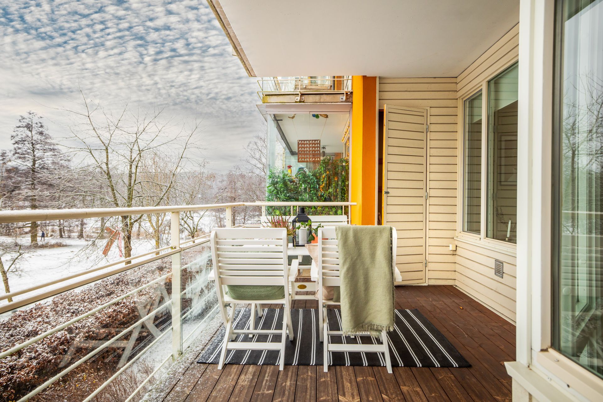 balcon vue sur la neige