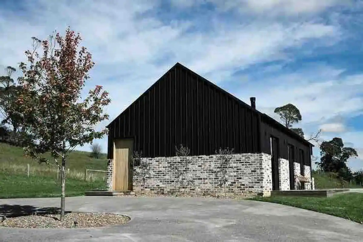 maison contemporaine façade briques et bois noir maison contemporaine façade briques et bois noir
