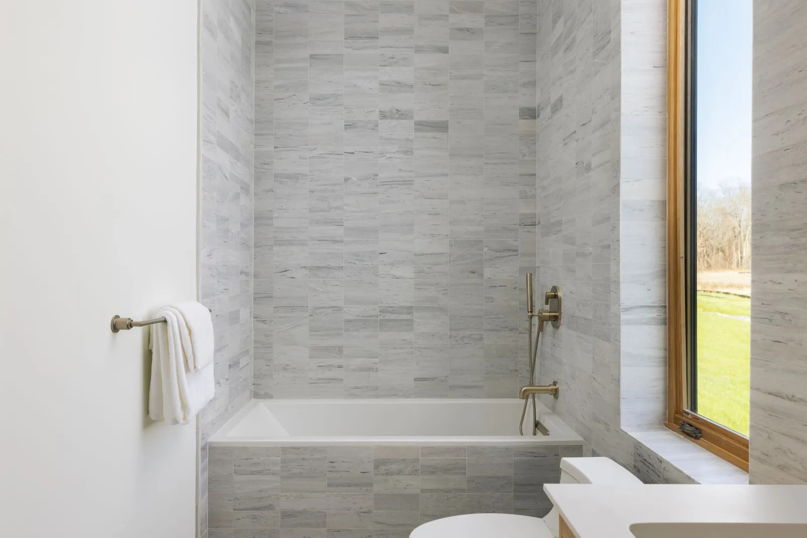 salle de bain marbre gris