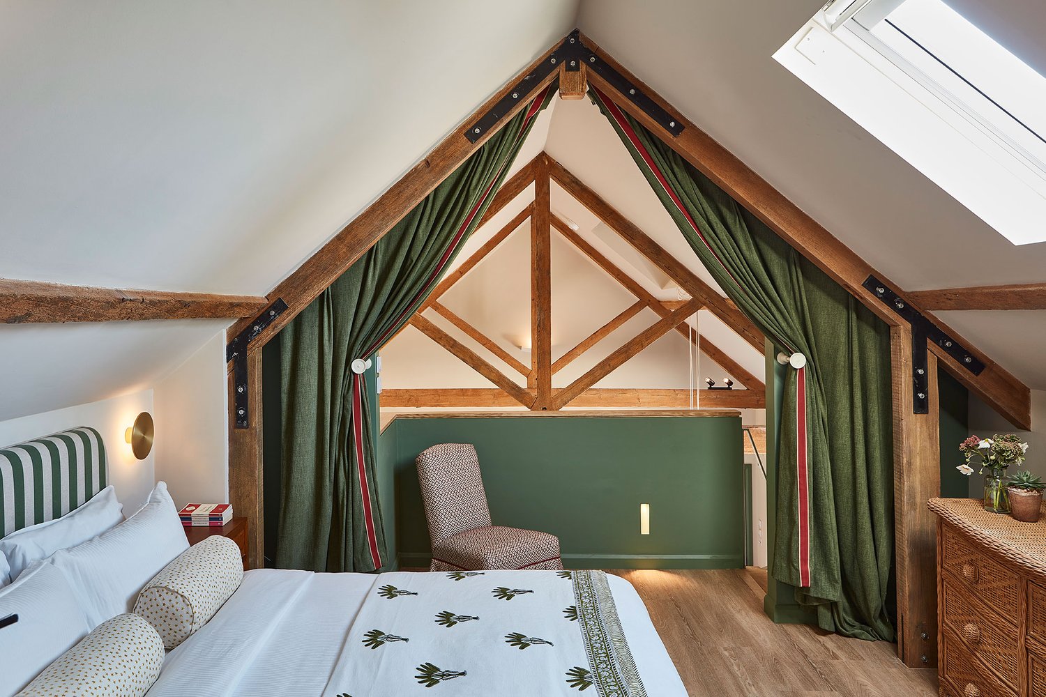 chambre mansardée ferme rénovée