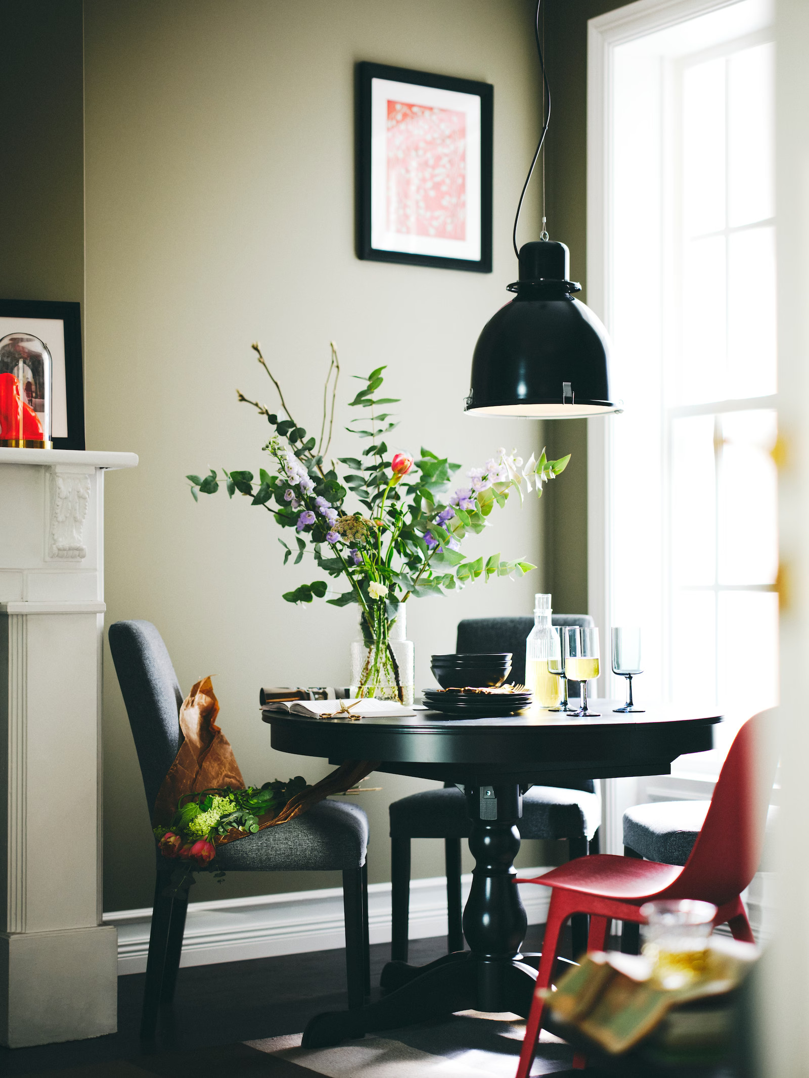 salle à manger avec table ronde IKEA