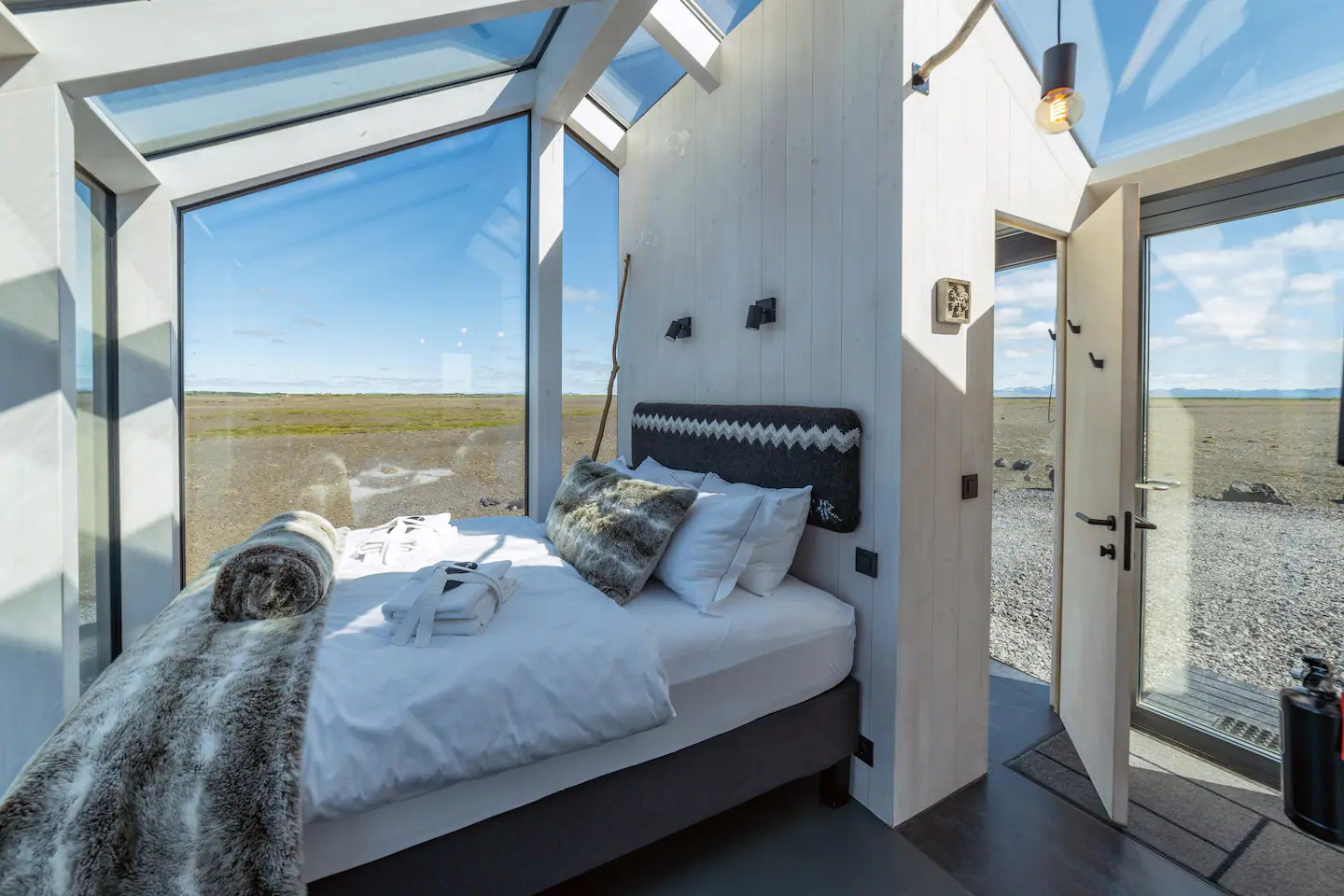 chambre avec plafond et murs vitrés chambre avec plafond et murs vitrés